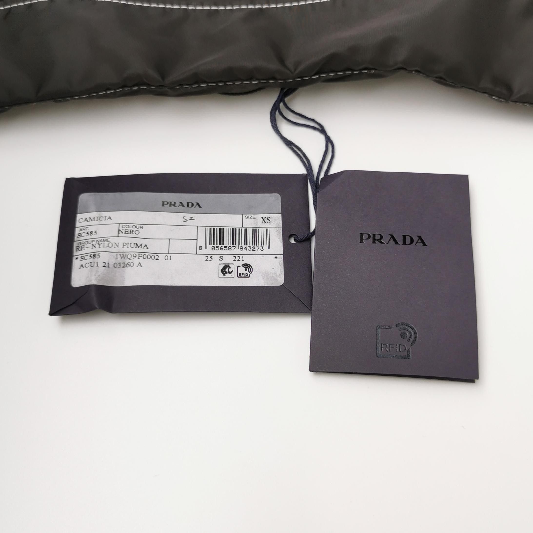 Prada Prada M Short-Sleeve Black Contrast Stitch Shirt Size US M / EU 48-50 / 2 - 8 Thumbnail