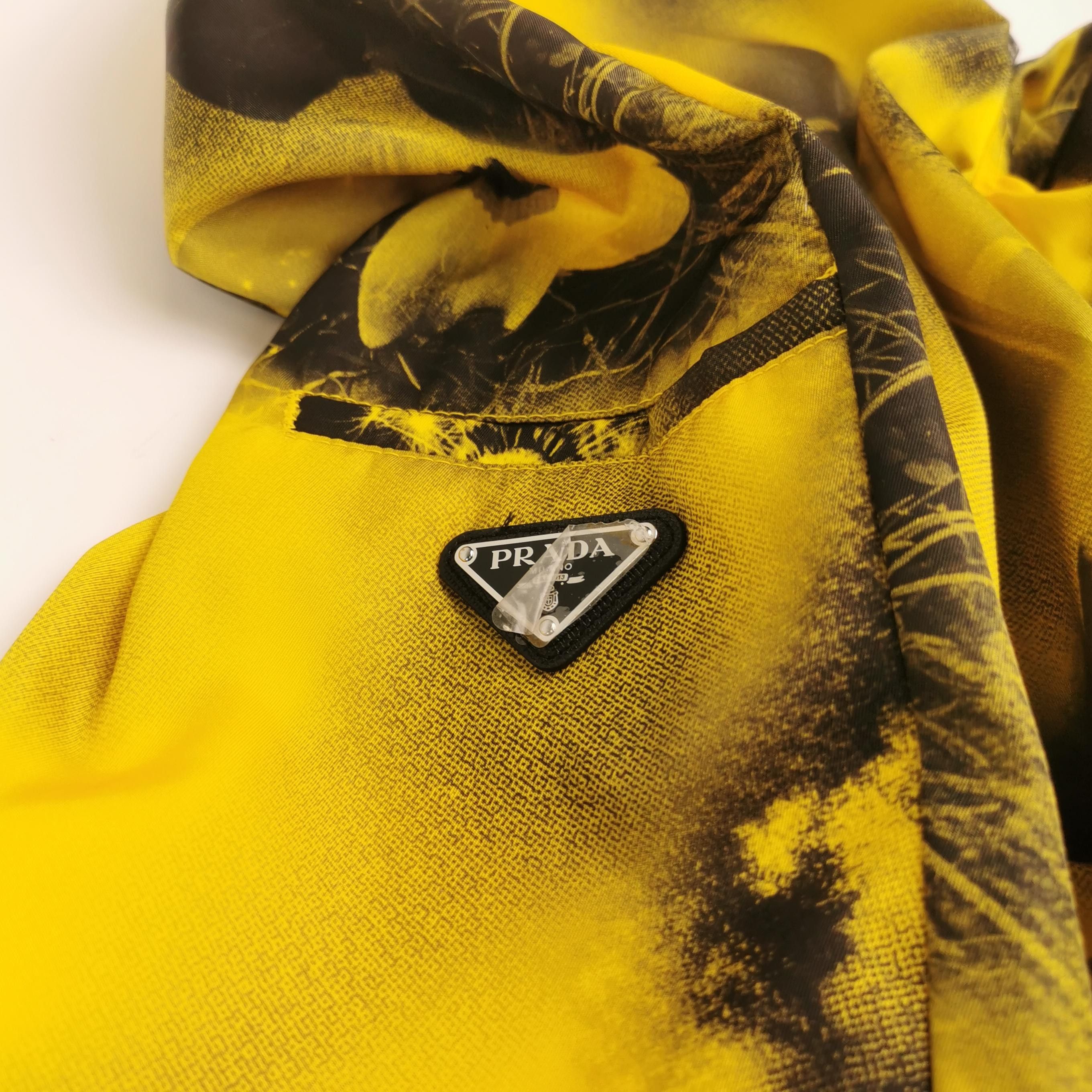 Prada Prada Yellow Print Shorts Size L Size US 36 / EU 52 - 5 Thumbnail