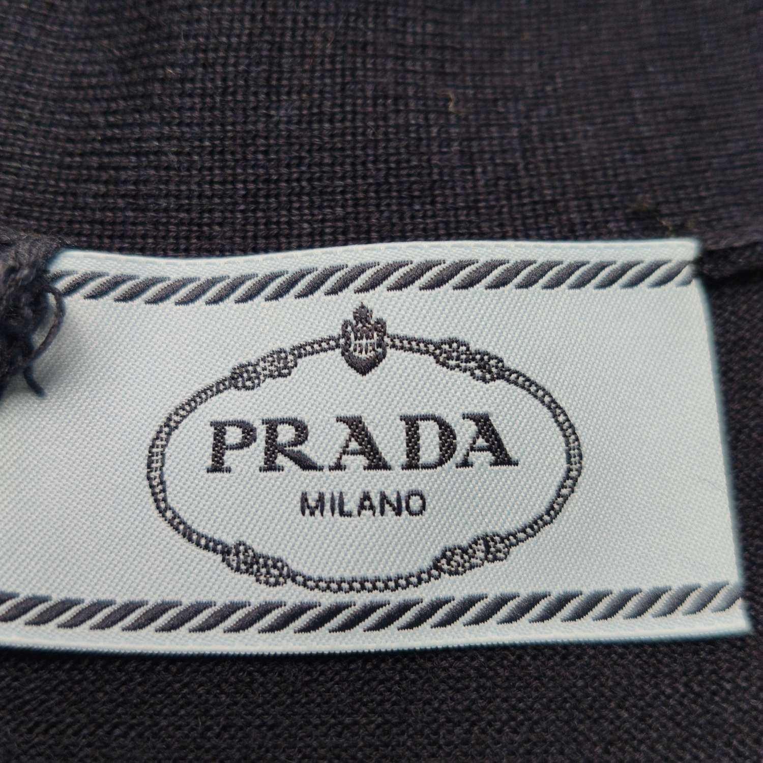 Prada Prada Wool V-Neck Single-Breasted Knit Sweater XS Size XS / US 0-2 / IT 36-38 - 7 Thumbnail