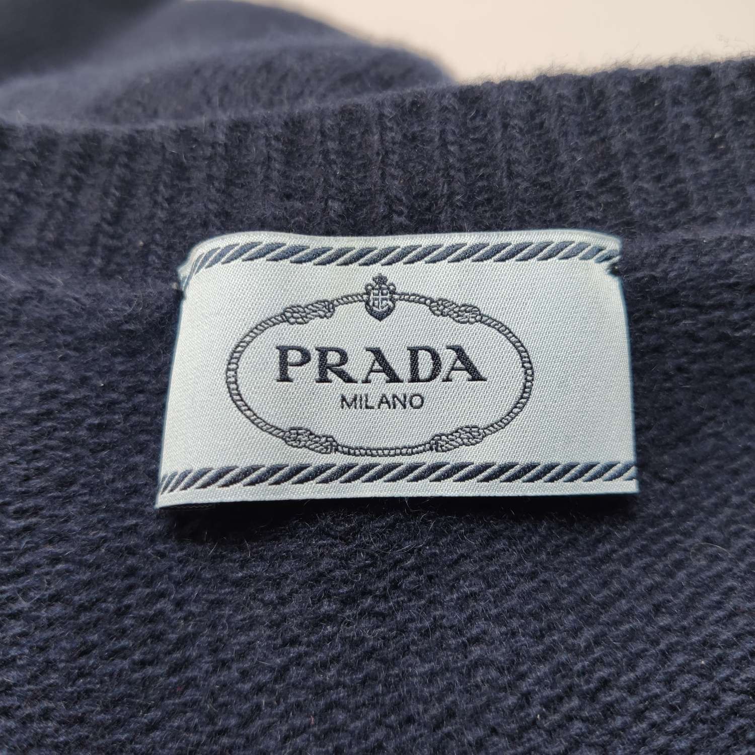 Prada Prada XS Solid V-Neck Long-Sleeve Sweater Size XS / US 0-2 / IT 36-38 - 6 Thumbnail