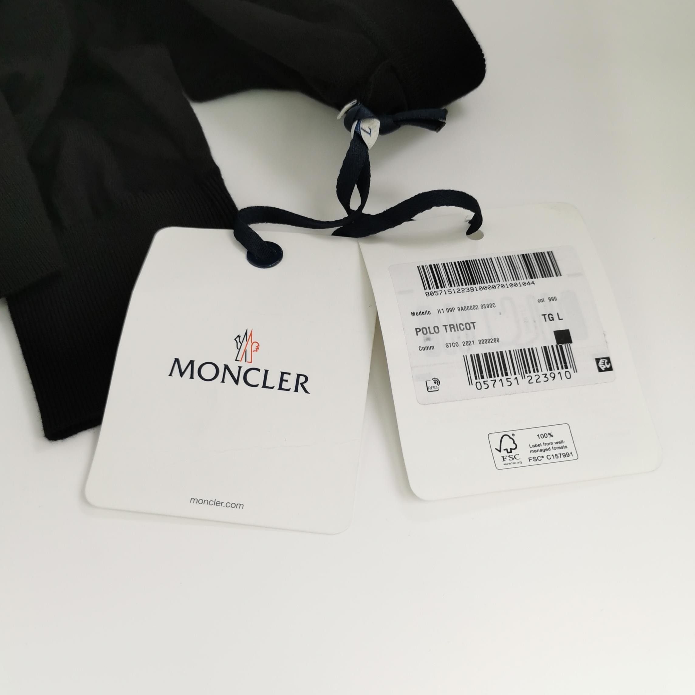 Moncler Moncler L Cotton Solid Collar Long-Sleeve Knit Size US L / EU 52-54 / 3 - 10 Thumbnail