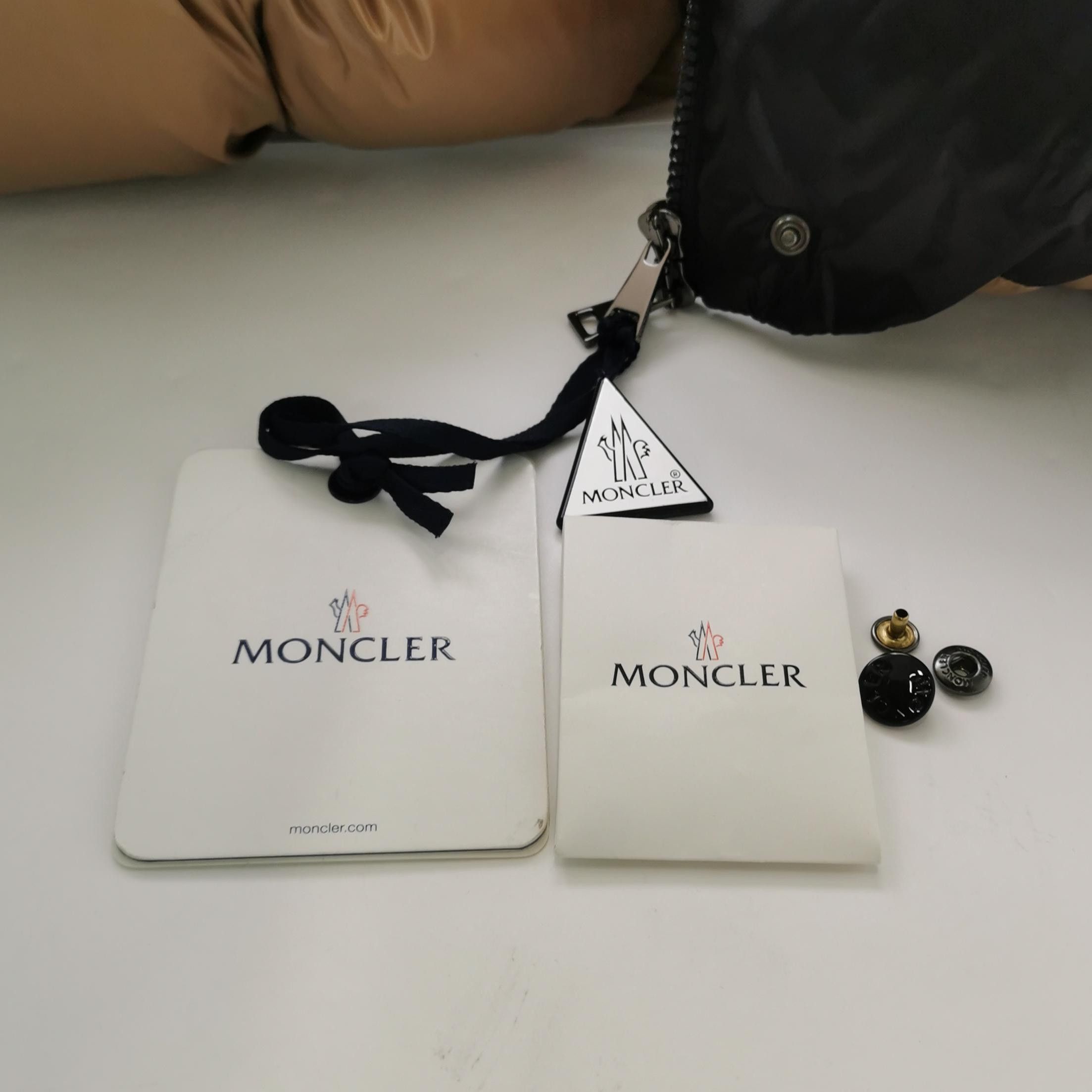 Moncler Moncler Parana Black Hooded Down Jacket XL Size US XL / EU 56 / 4 - 7 Thumbnail