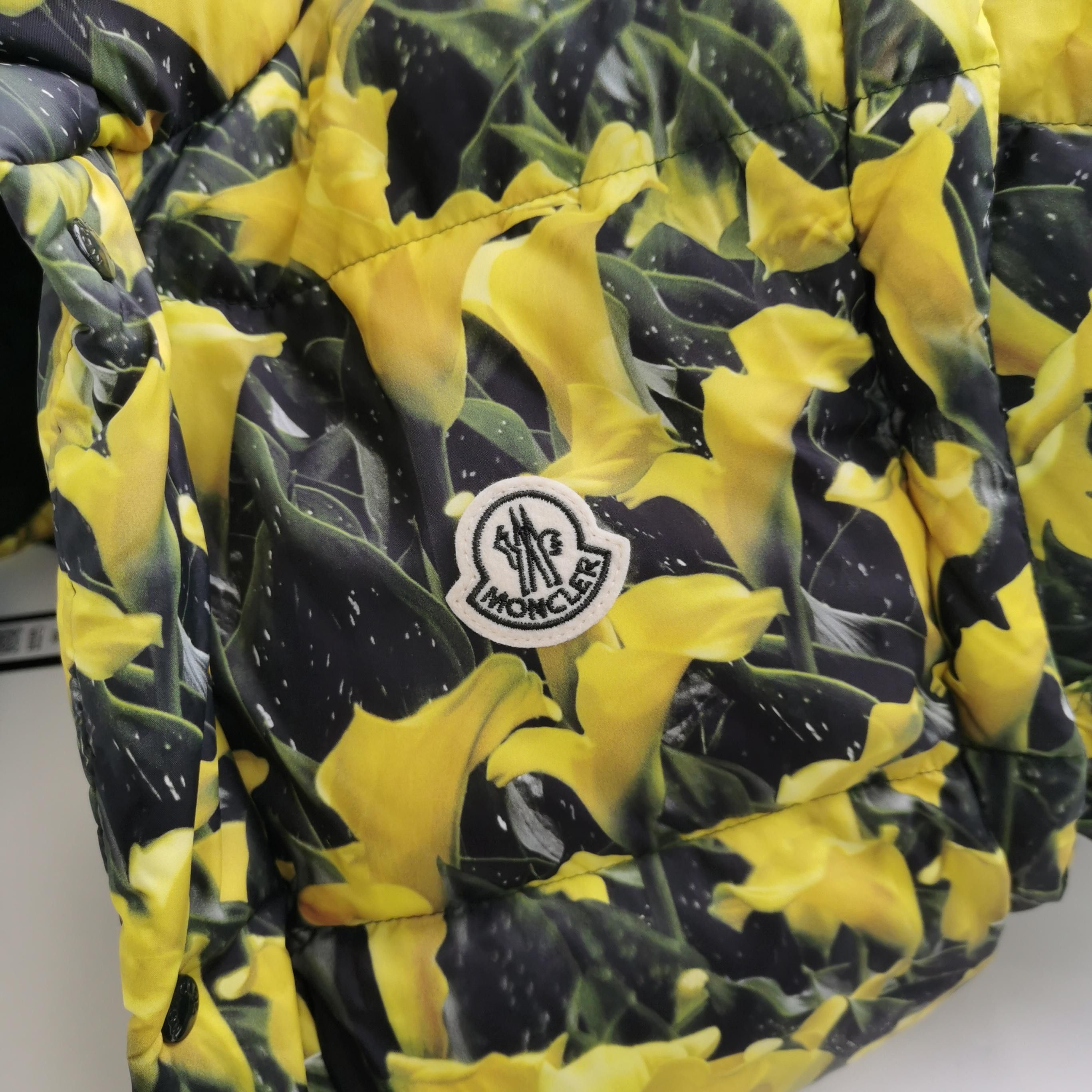 Moncler Moncler Yellow Floral Print Down Jacket S Size US S / EU 44-46 / 1 - 5 Thumbnail