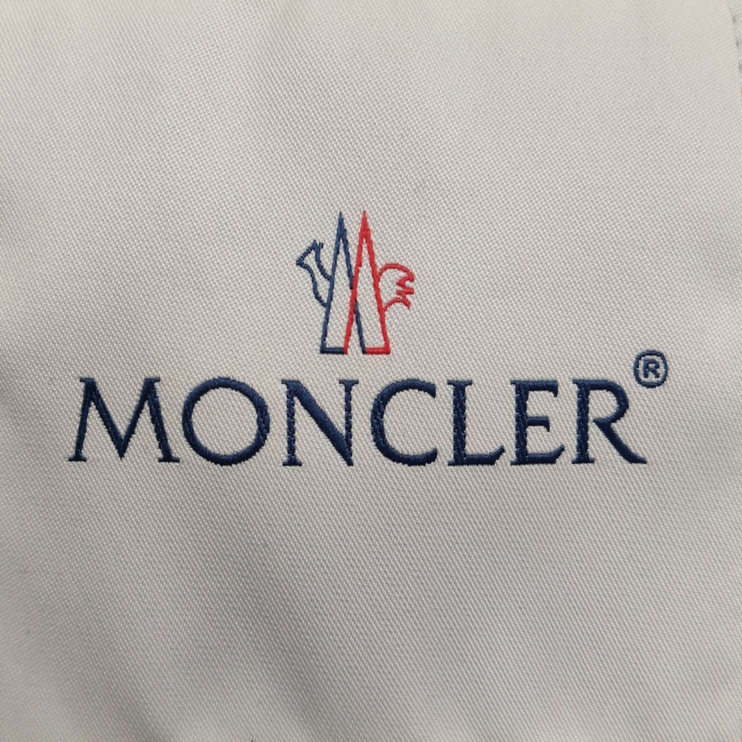 Moncler Moncler Purple Logo Puffer Jacket S Size Size US S / EU 44-46 / 1 - 14 Thumbnail