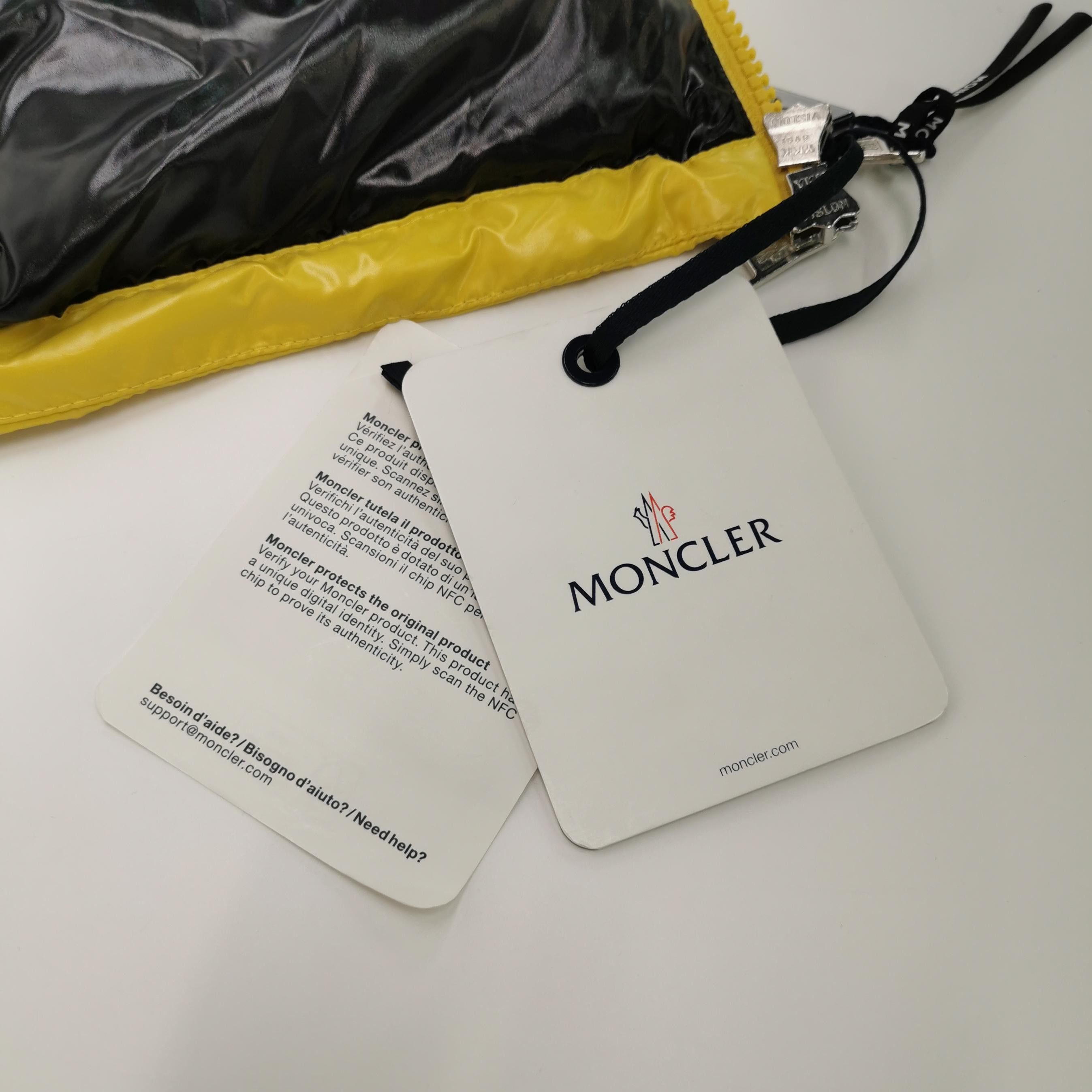 Moncler Moncler Yellow Hooded Zip Down Vest L Size US L / EU 52-54 / 3 - 8 Thumbnail