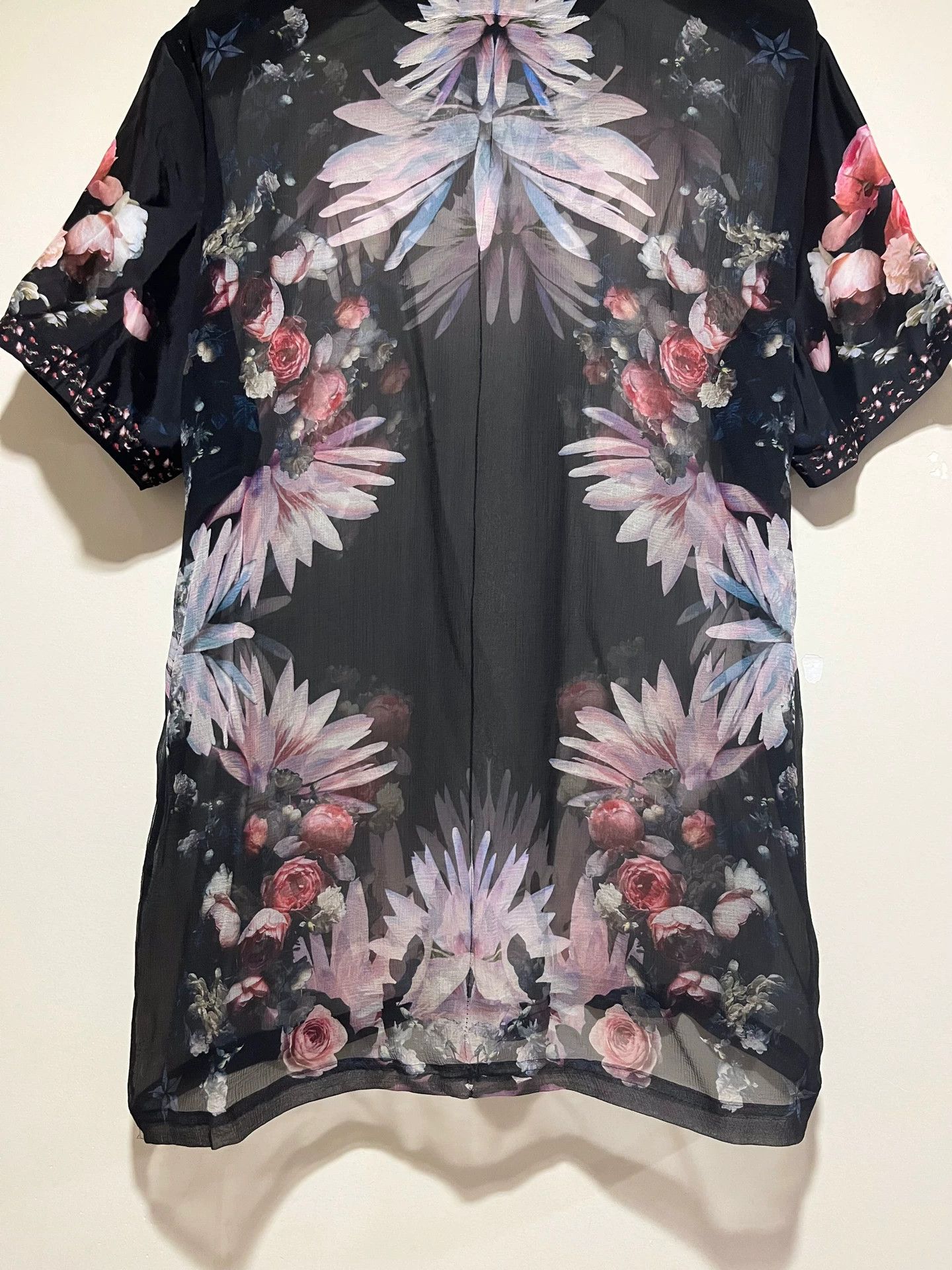 Givenchy Givenchy Silk Floral Print Short Sleeve T-shirt Size US XL / EU 56 / 4 - 6 Thumbnail