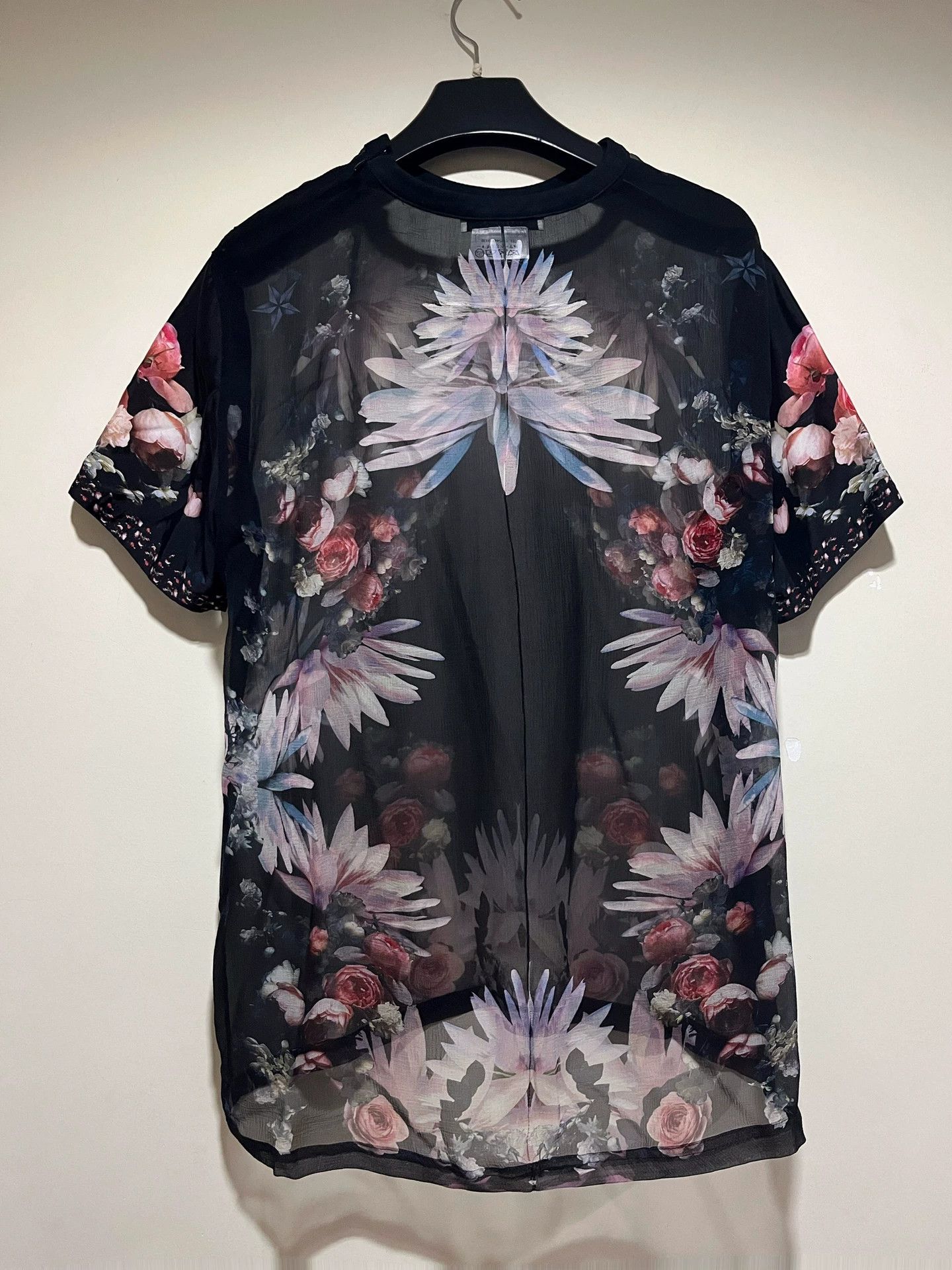 Givenchy Givenchy Silk Floral Print Short Sleeve T-shirt Size US XL / EU 56 / 4 - 2 Thumbnail