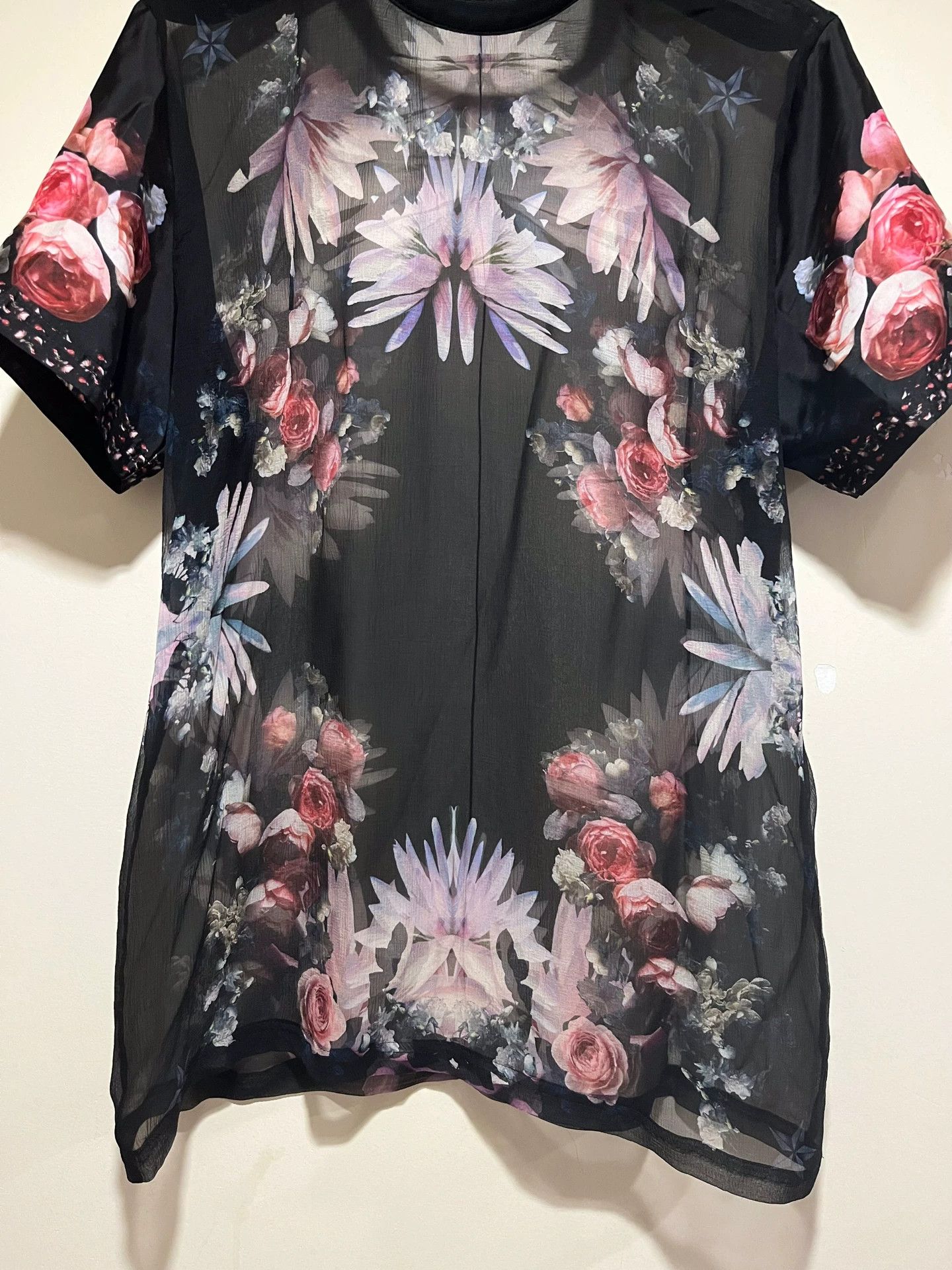 Givenchy Givenchy Silk Floral Print Short Sleeve T-shirt Size US XL / EU 56 / 4 - 4 Thumbnail