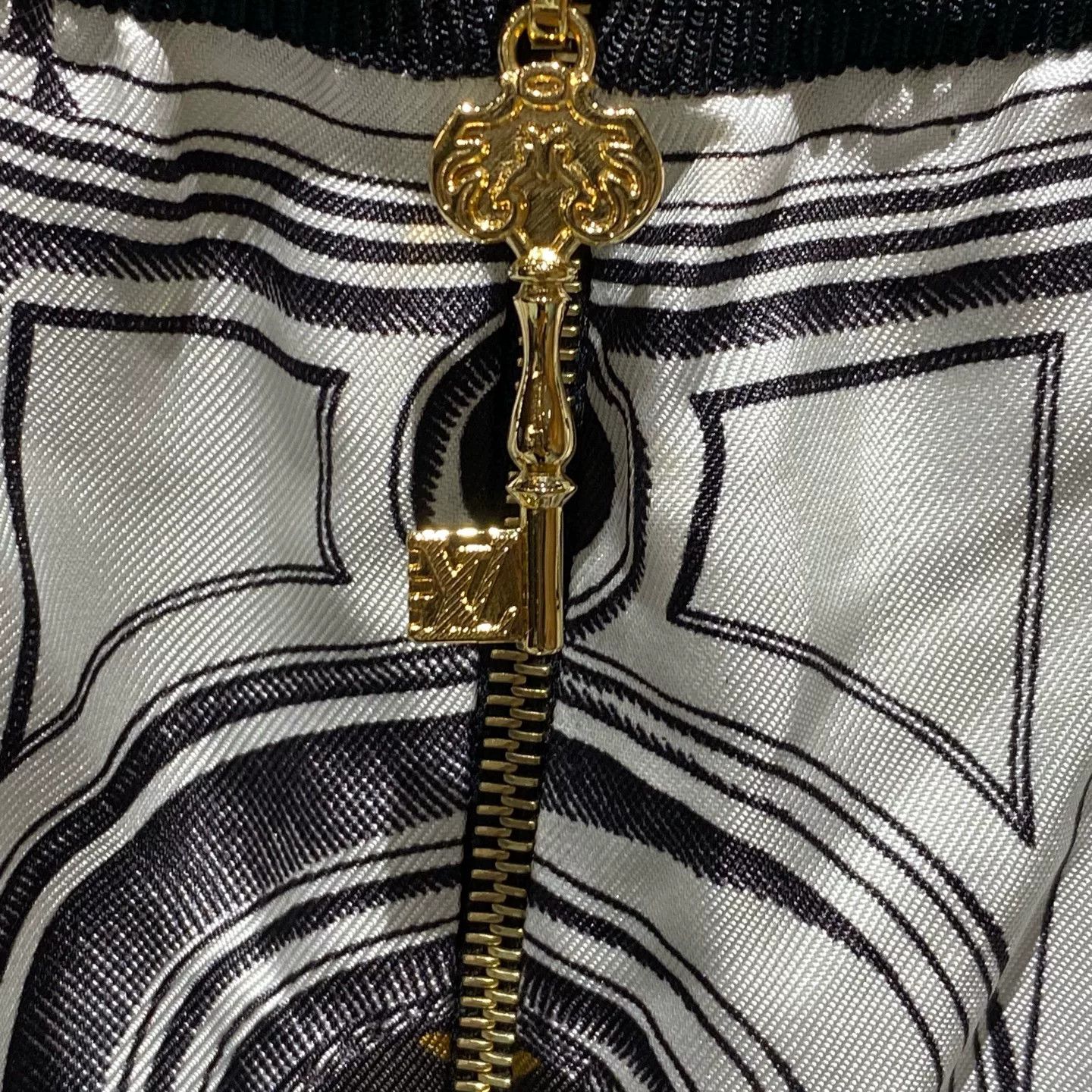 Louis Vuitton Louis Vuitton City Limited Silk Sweatshirt Size US XS / EU 42 / 0 - 5 Thumbnail