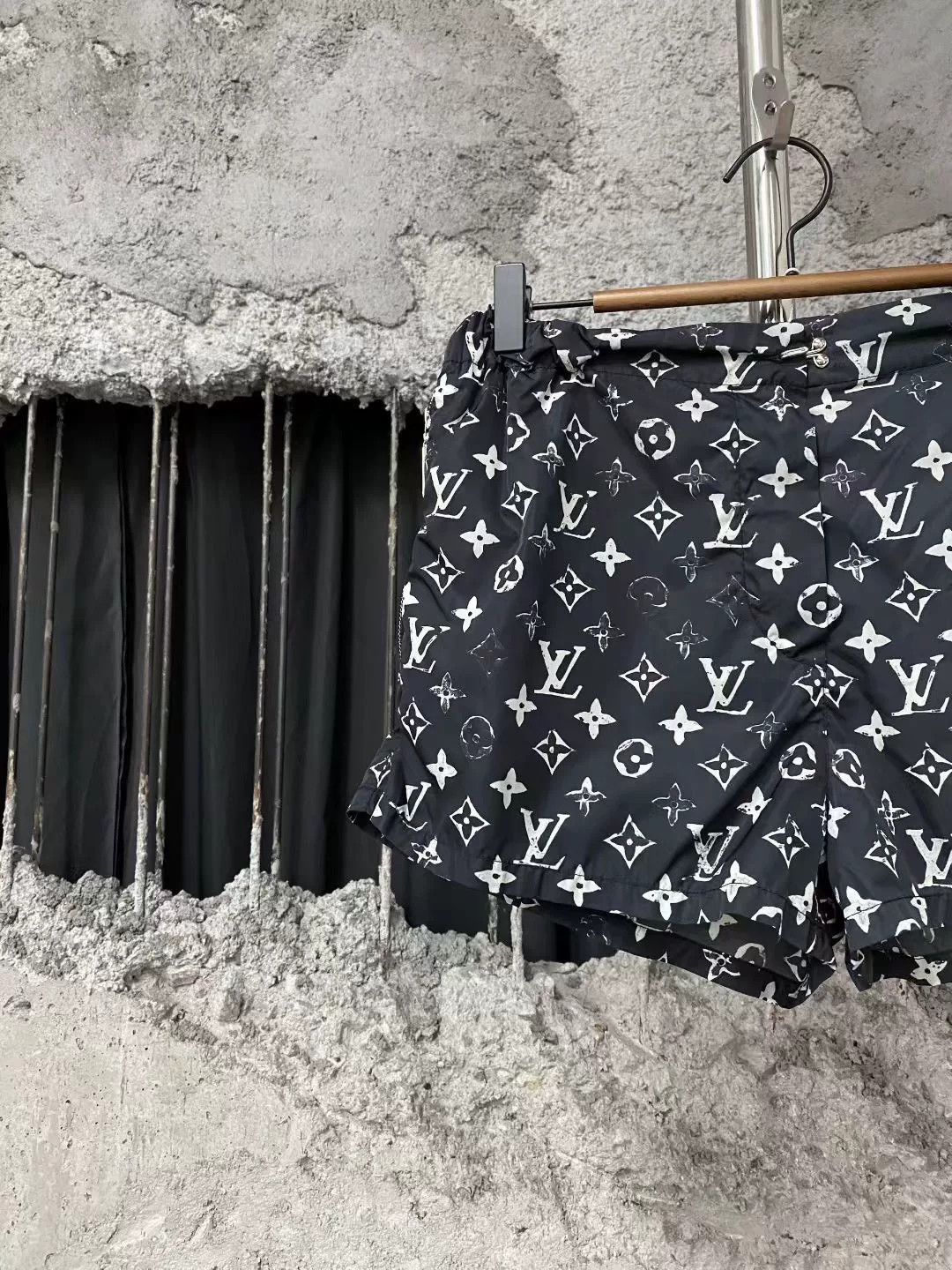 Louis Vuitton Louis Vuitton Monogram Print Shorts Size US 38 / EU 54 - 3 Thumbnail