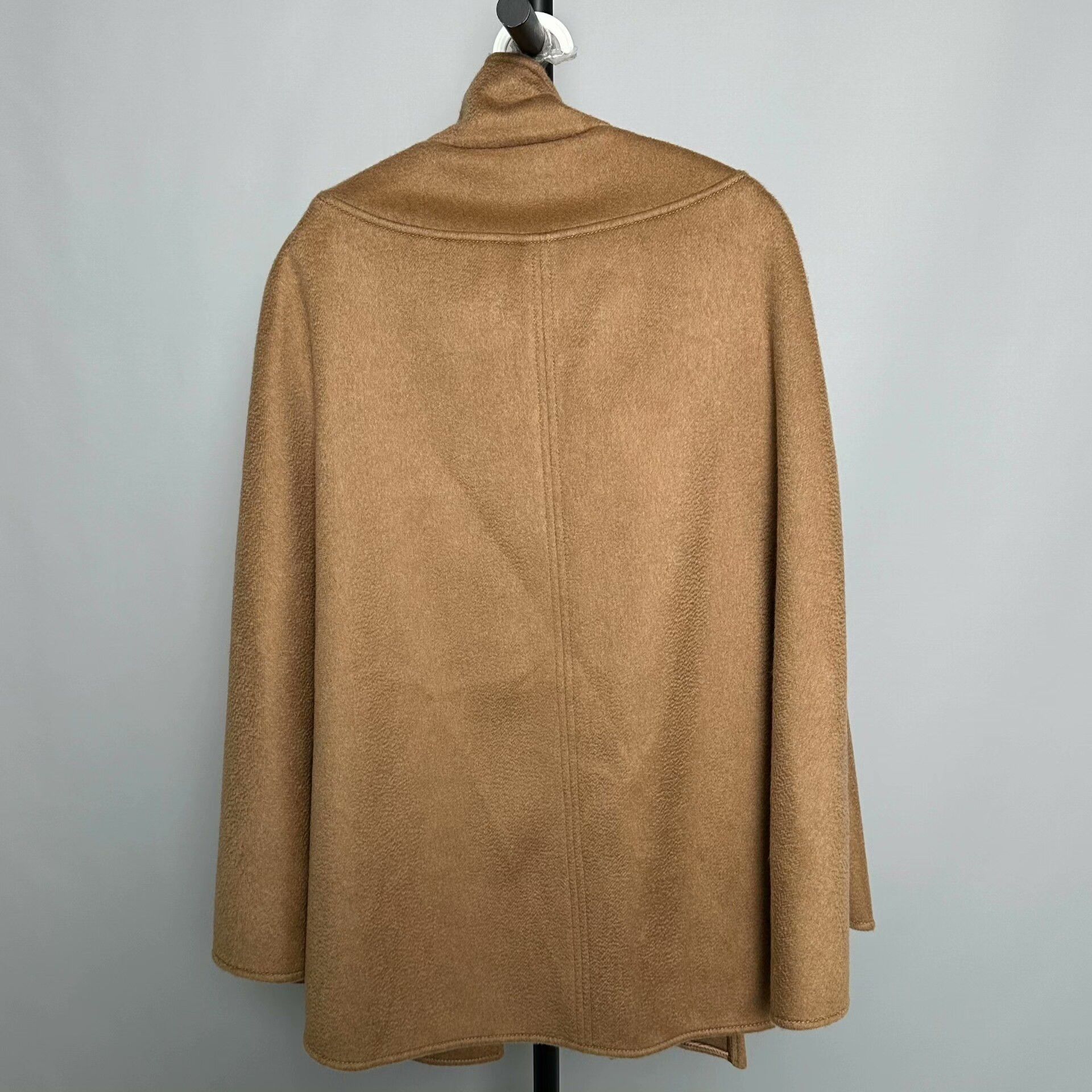 Max Mara Max Mara Brown Woolen Cape Size US M / EU 48-50 / 2 - 2 Thumbnail