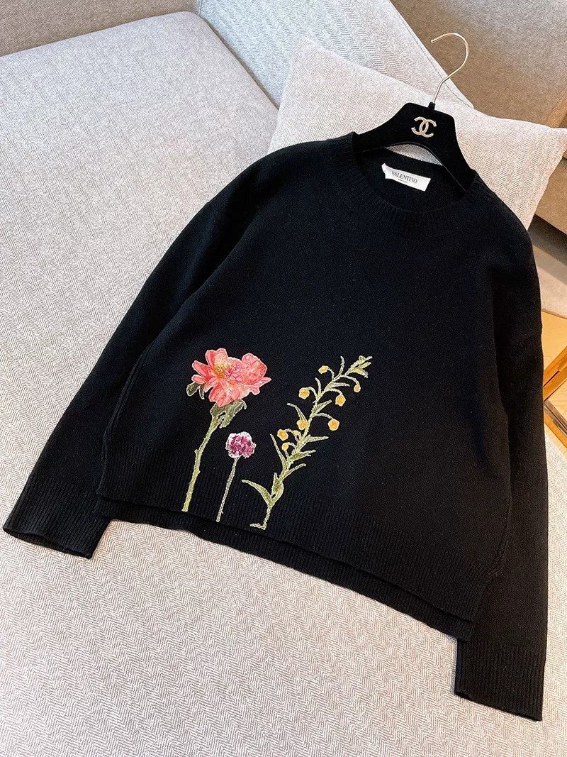 Valentino Valentino Sequin Embroidered Cashmere Sweater Size US XS / EU 42 / 0 - 2 Thumbnail