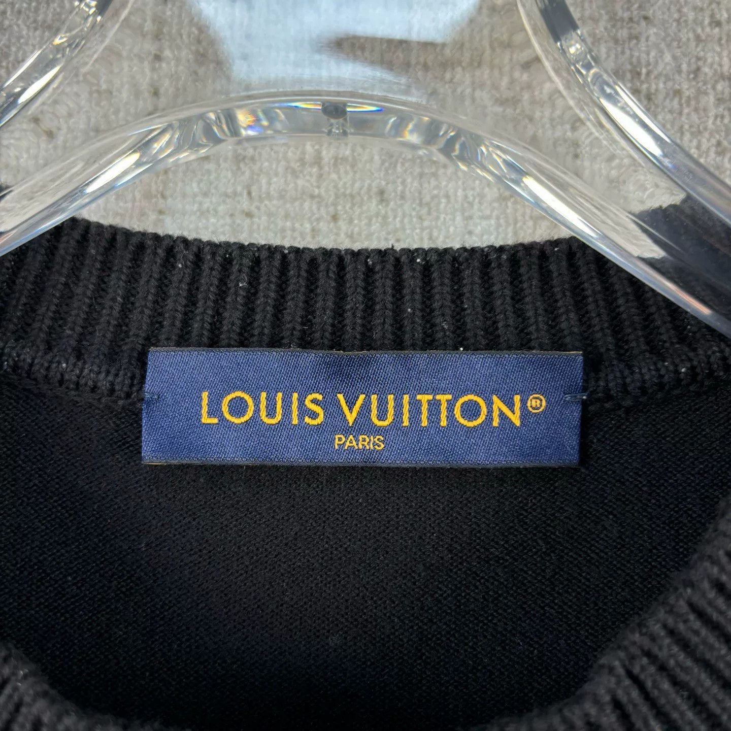 Louis Vuitton Louis Vuitton FW22 Pin Logo Crewneck Tee Size US L / EU 52-54 / 3 - 4 Thumbnail