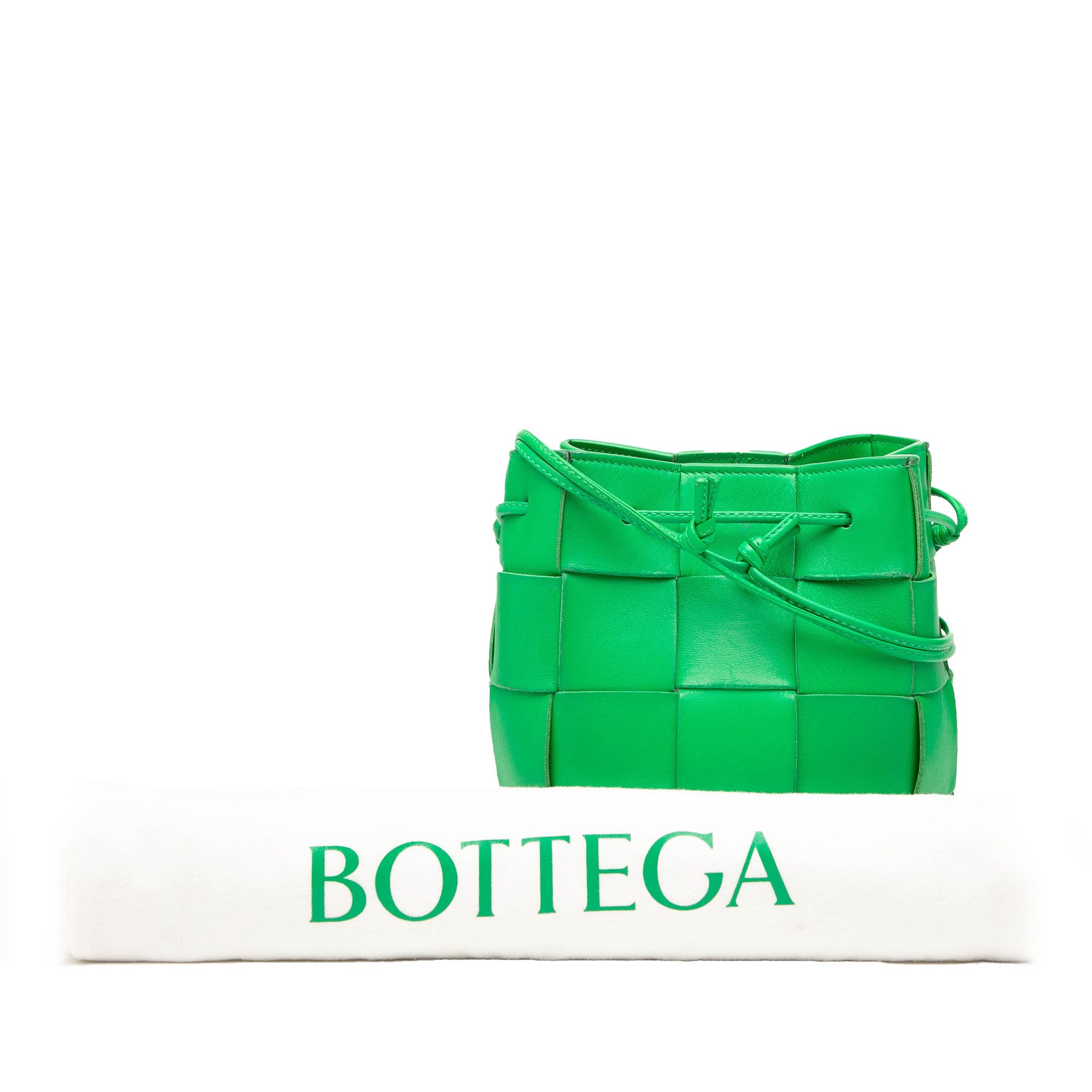 Bottega Veneta Bottega Veneta Small Nappa Maxi Intrecciato Cassette Bucket Bag Size ONE SIZE - 7 Thumbnail