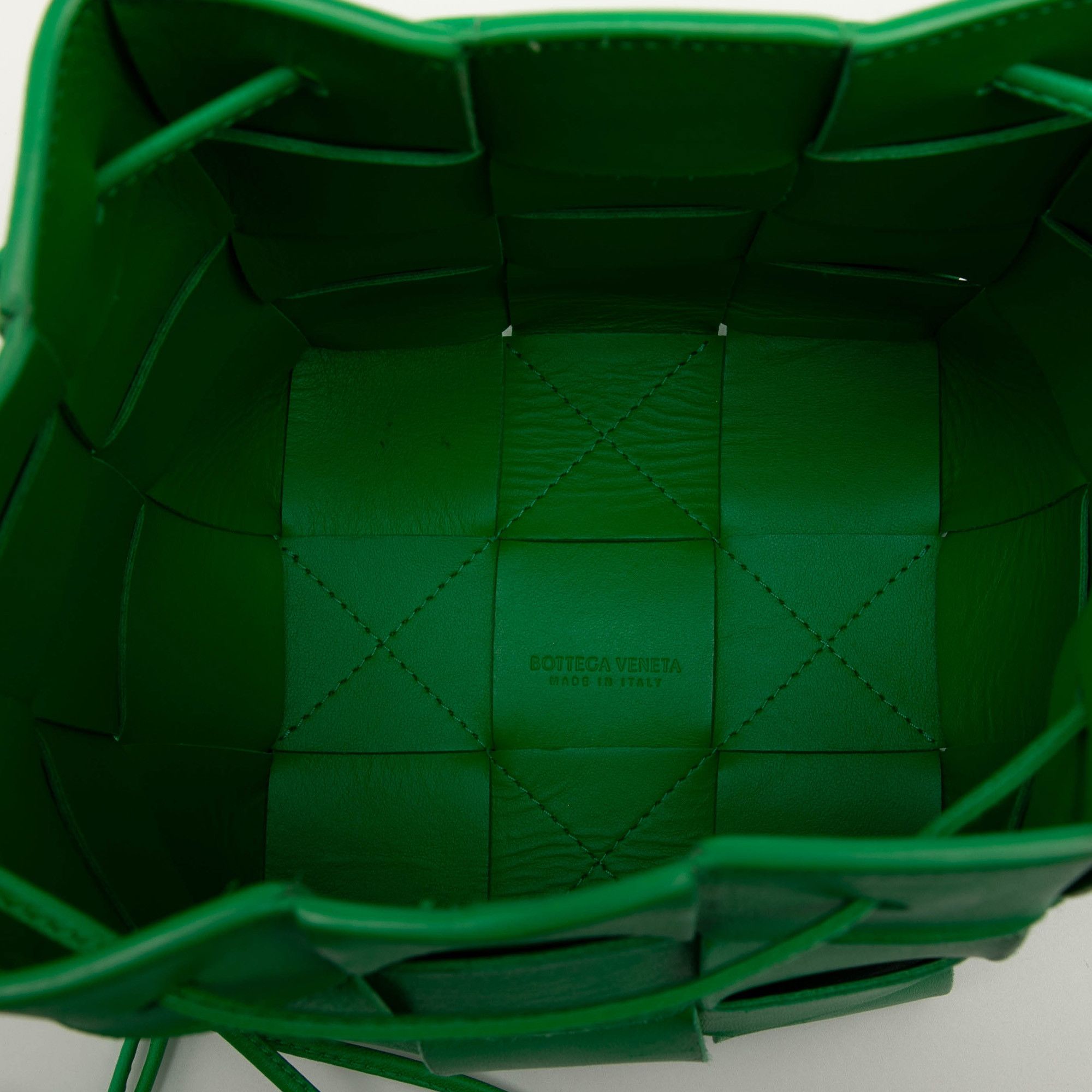 Bottega Veneta Bottega Veneta Small Nappa Maxi Intrecciato Cassette Bucket Bag Size ONE SIZE - 4 Thumbnail