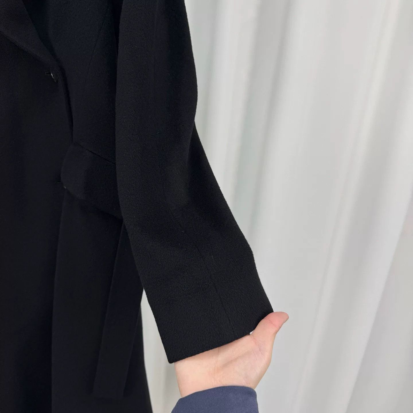 Max Mara black cashmere hooded coat by Maxmara Size US M / EU 48-50 / 2 - 4 Thumbnail