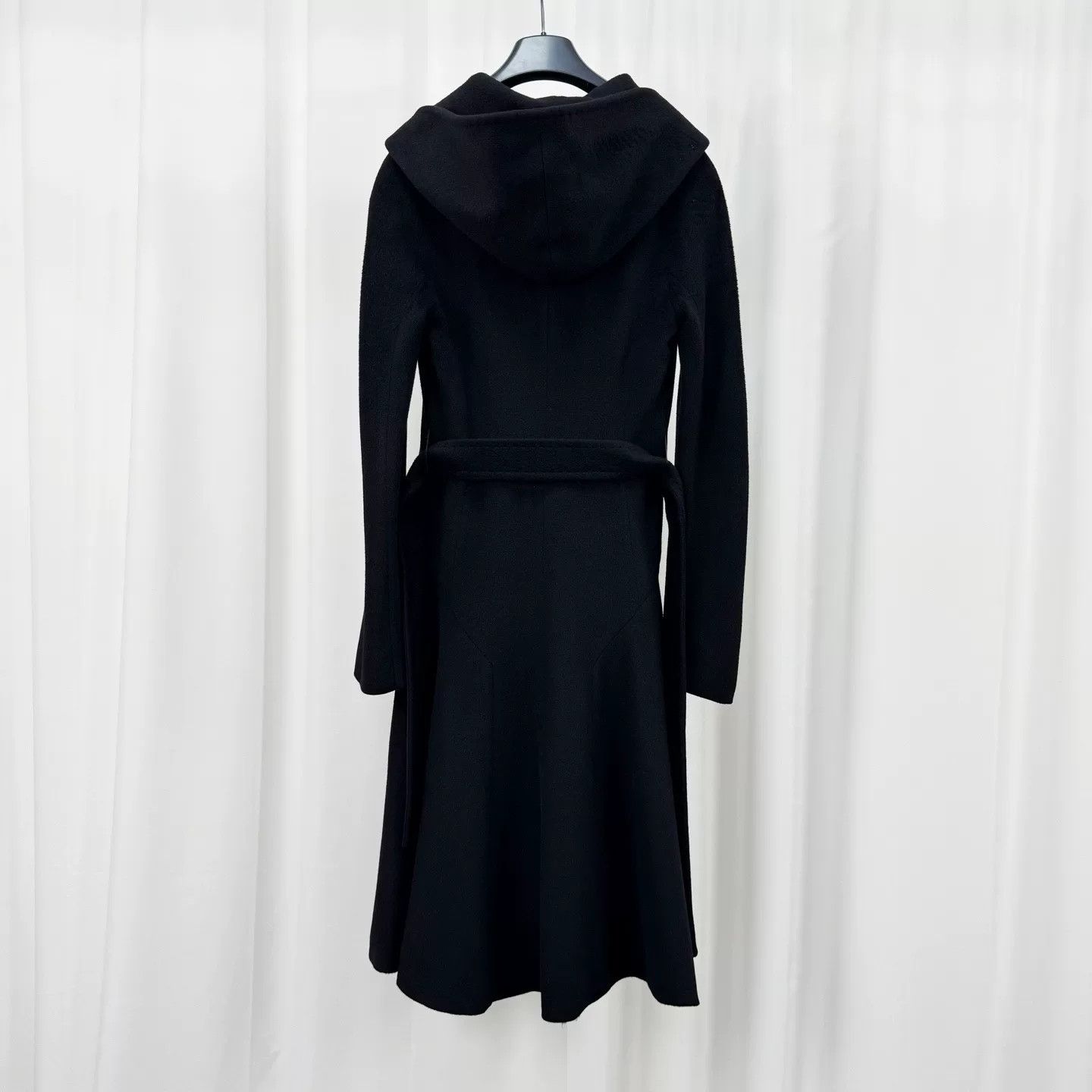 Max Mara black cashmere hooded coat by Maxmara Size US M / EU 48-50 / 2 - 2 Thumbnail