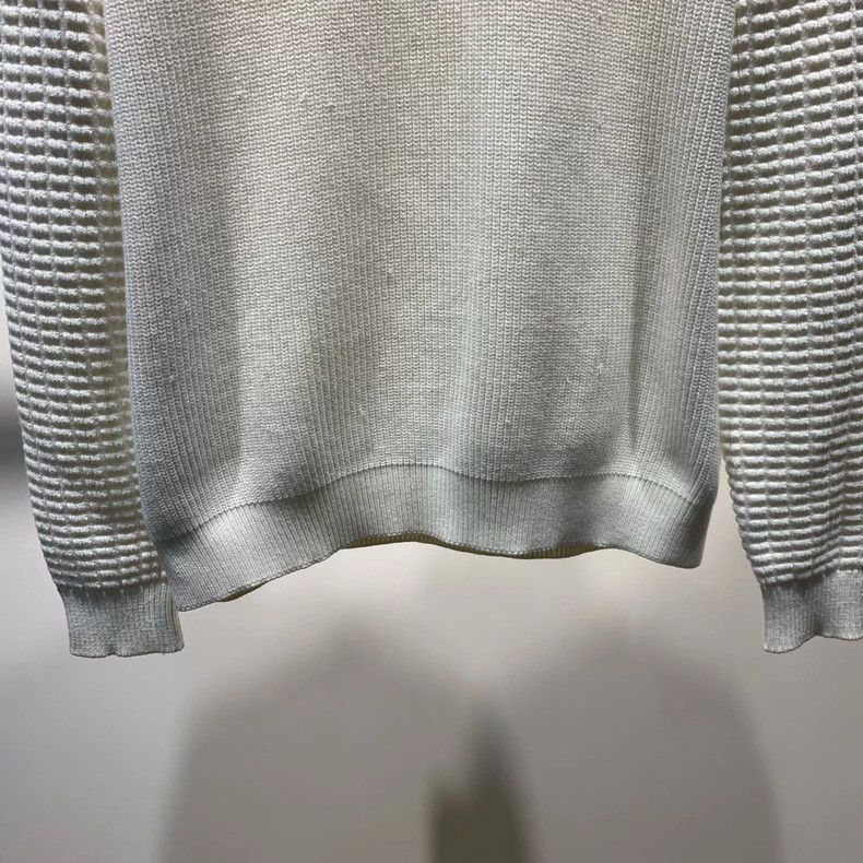 Louis Vuitton Louis Vuitton Solid Back Logo Embroidered Sweater Size US L / EU 52-54 / 3 - 4 Thumbnail