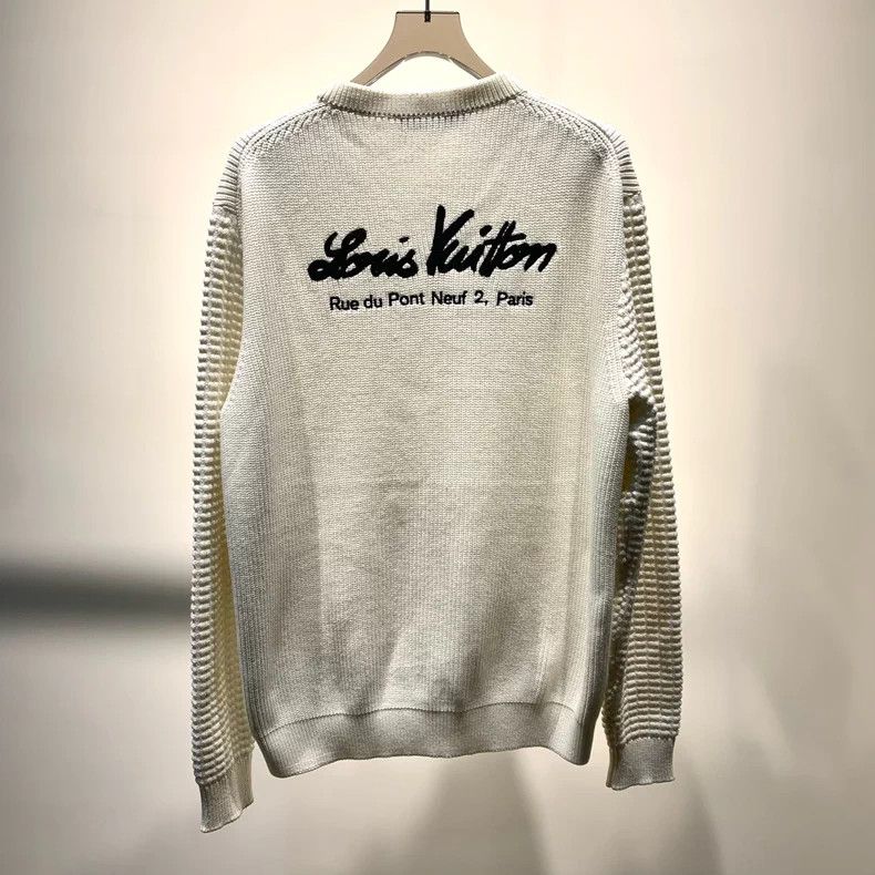 Louis Vuitton Louis Vuitton Solid Back Logo Embroidered Sweater Size US L / EU 52-54 / 3 - 7 Thumbnail
