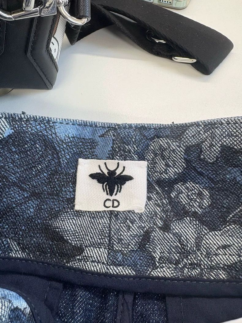 Dior Dior Alice in Wonderland Print Shorts Size US 34 / EU 50 - 3 Thumbnail