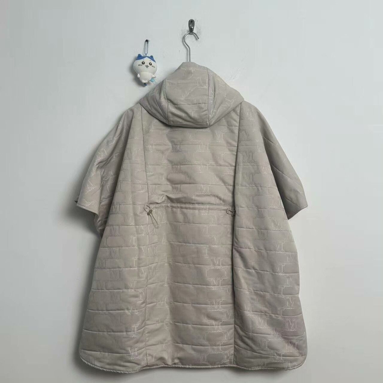 Max Mara maxmara aeroso gray letter print poncho Size M / US 6-8 / IT 42-44 - 3 Thumbnail