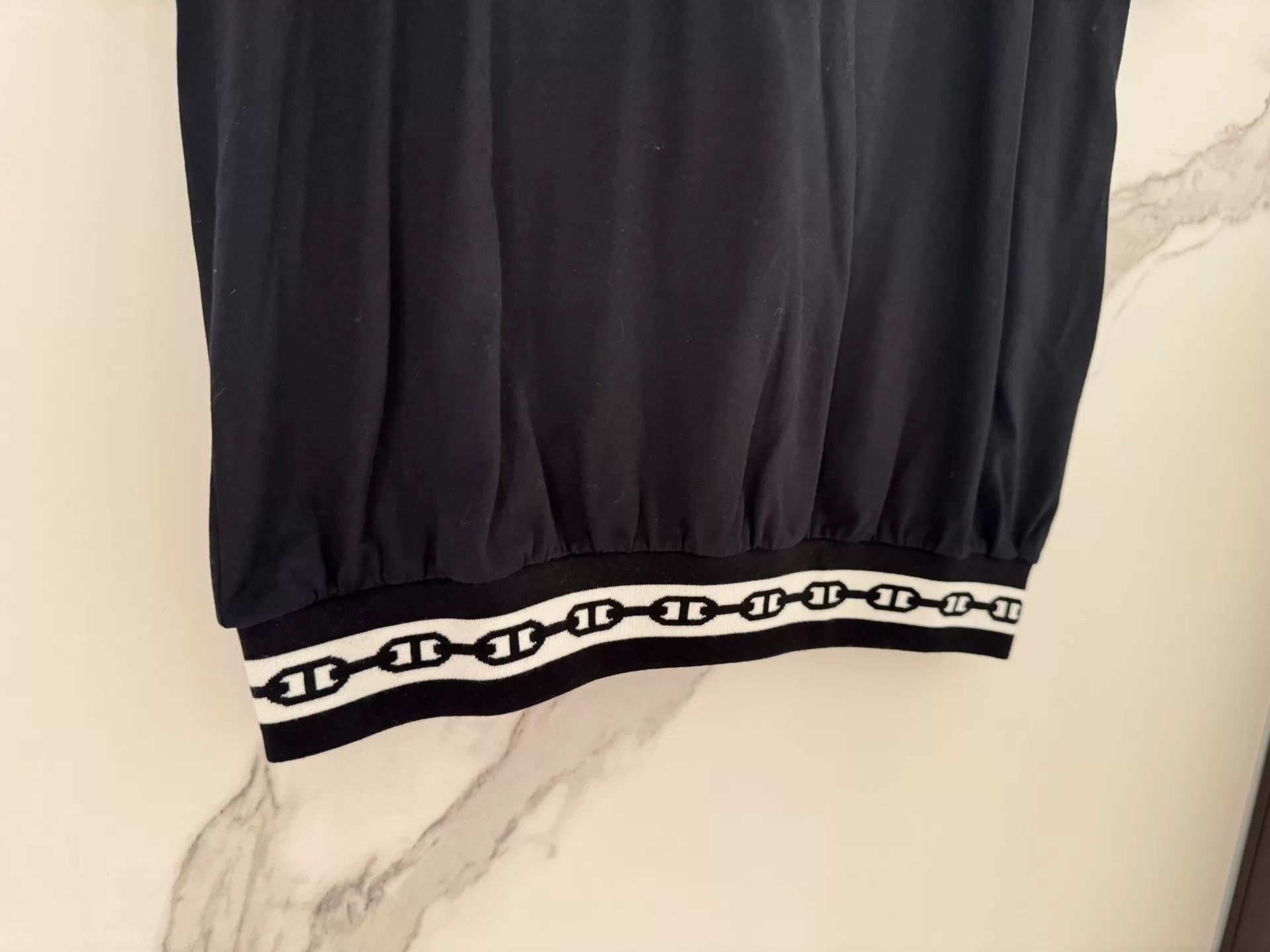 Hermes Hermes Black Short Sleeve Top 36 Size US S / EU 44-46 / 1 - 8 Thumbnail