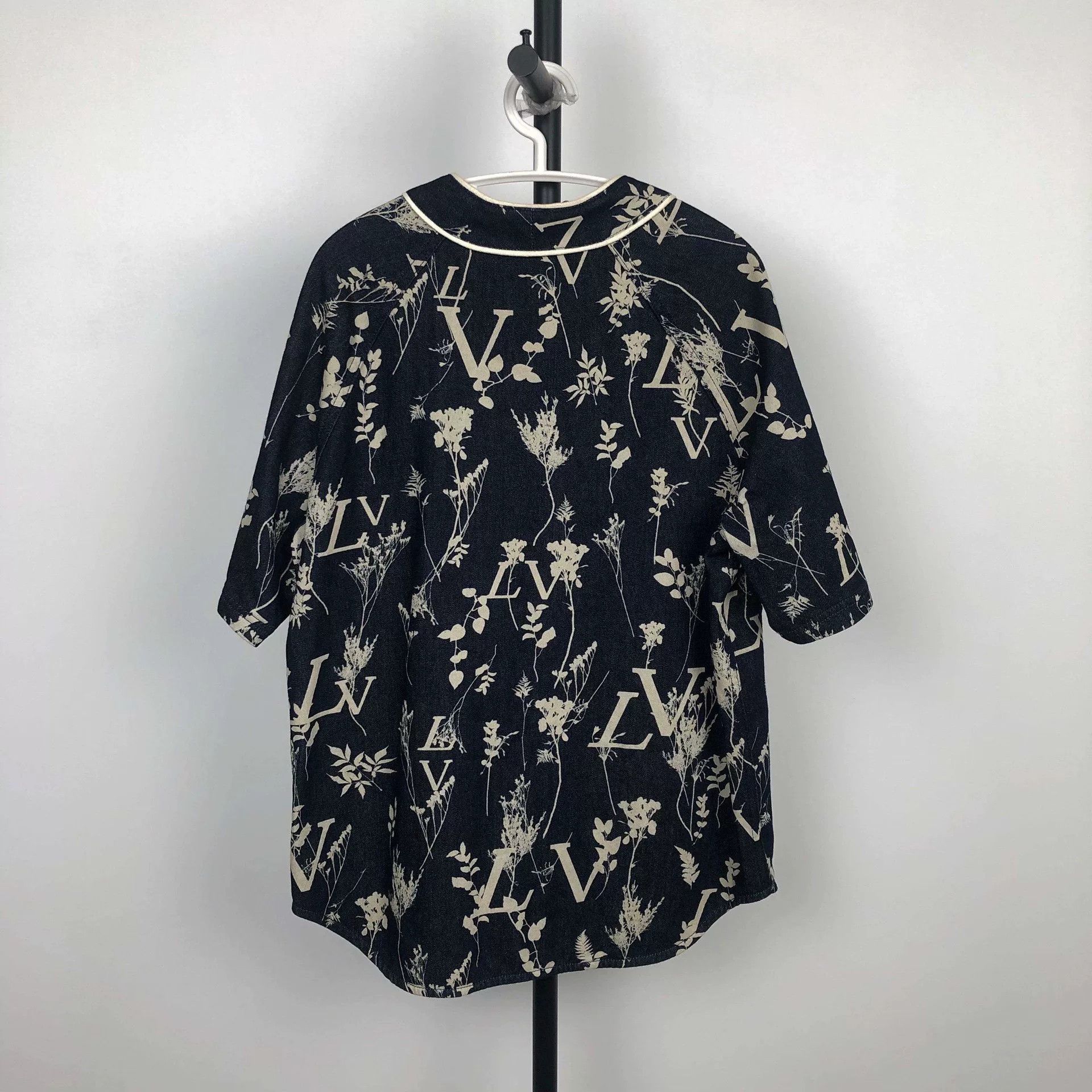 Louis Vuitton Louis Vuitton Short Sleeve Jacket S Size US S / EU 44-46 / 1 - 3 Thumbnail
