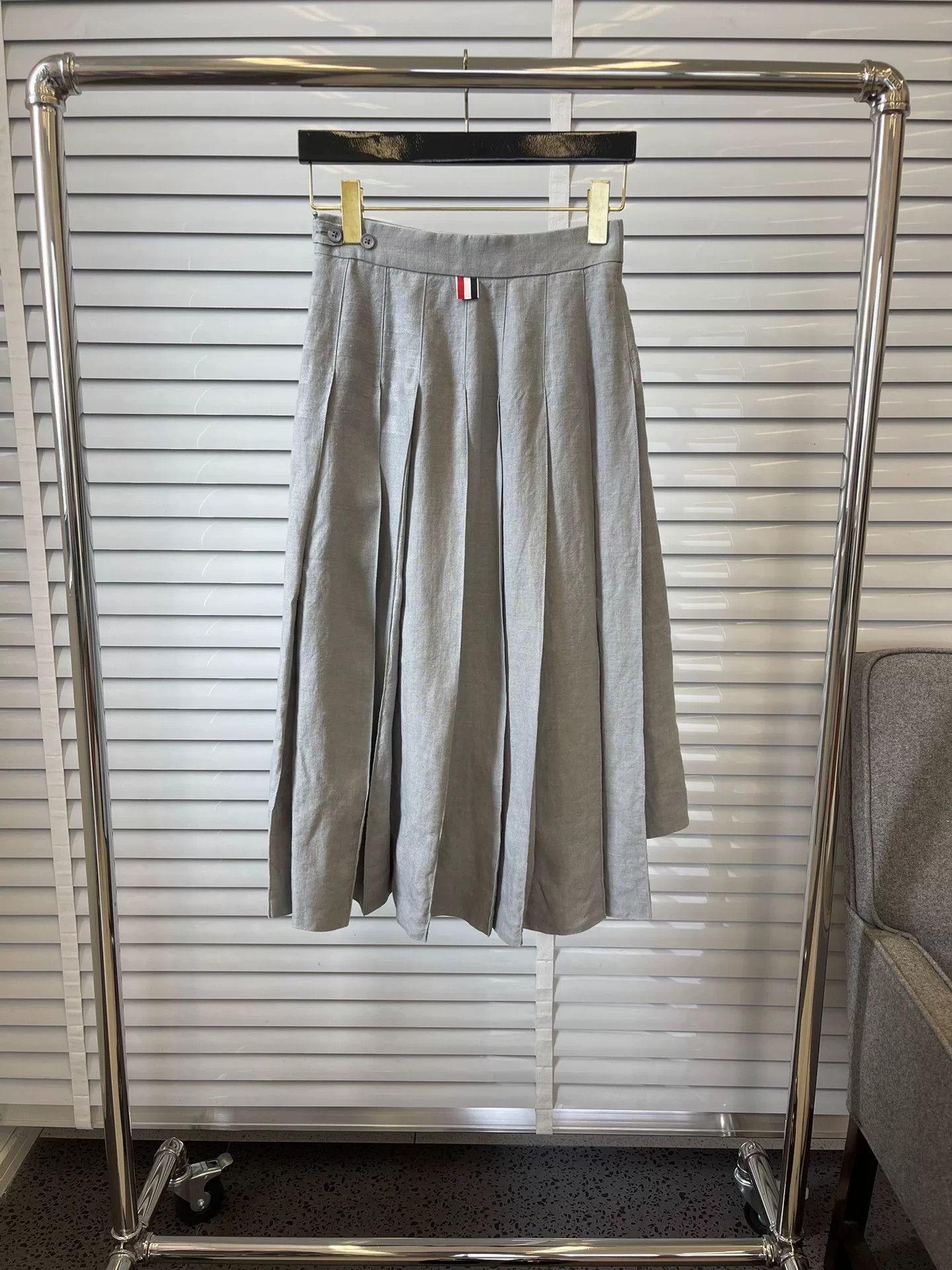 Thom Browne thom browne pleated linen long skirt Size US 36 / EU 52 - 2 Thumbnail
