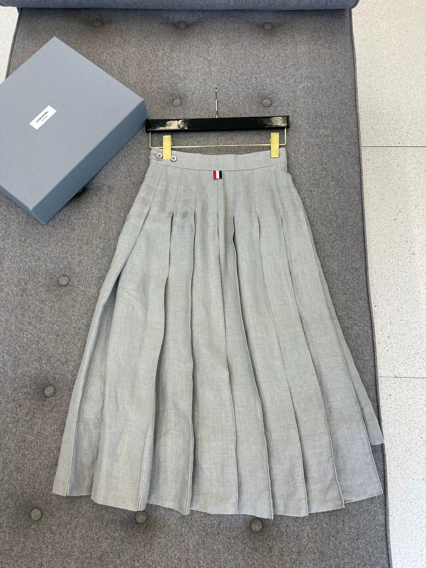 Thom Browne thom browne gray pleated long skirt Size US 36 / EU 52 - 3 Thumbnail