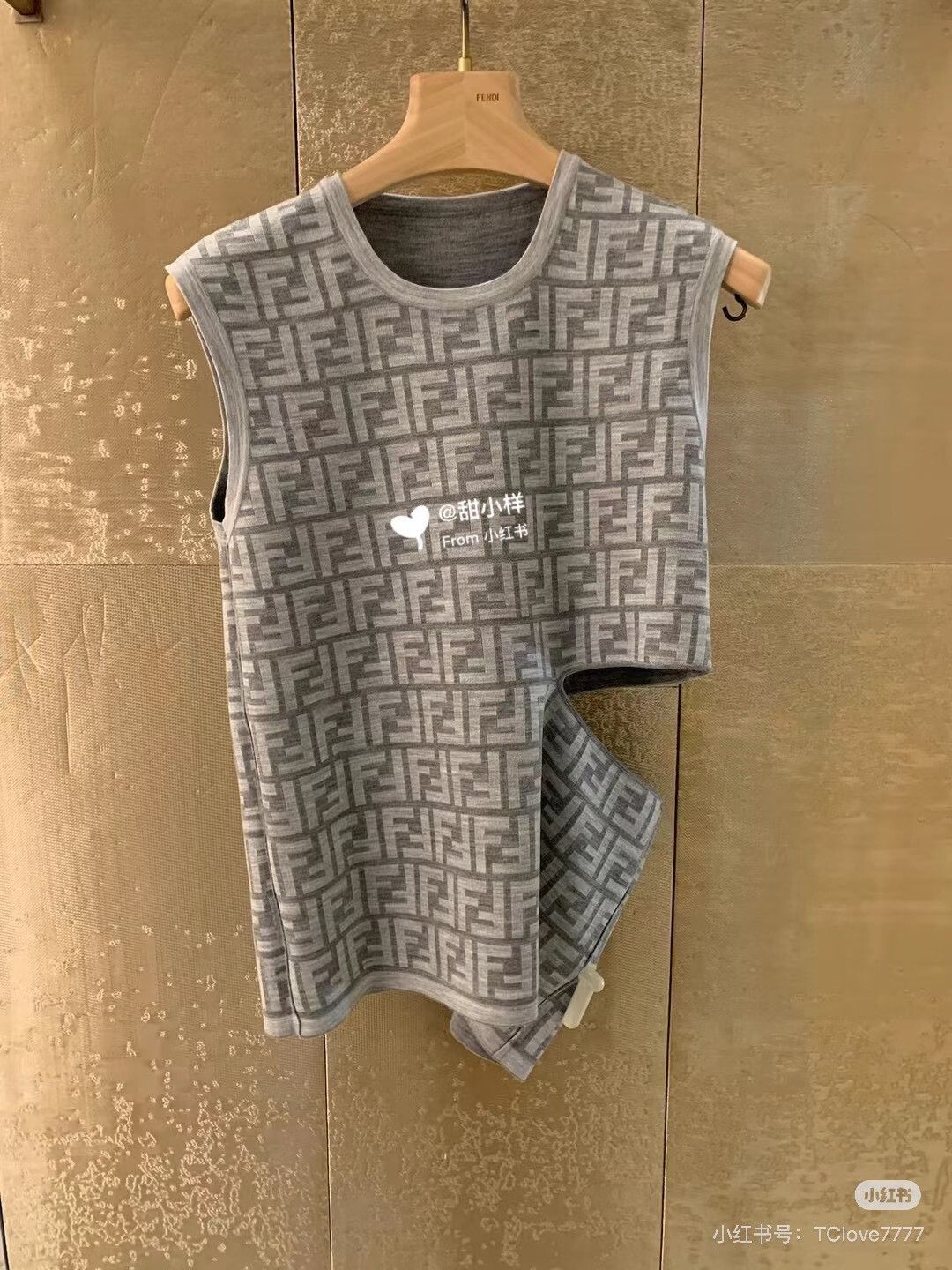 Fendi fendi gray wool sleeveless double-sided top Size US S / EU 44-46 / 1 - 9 Thumbnail