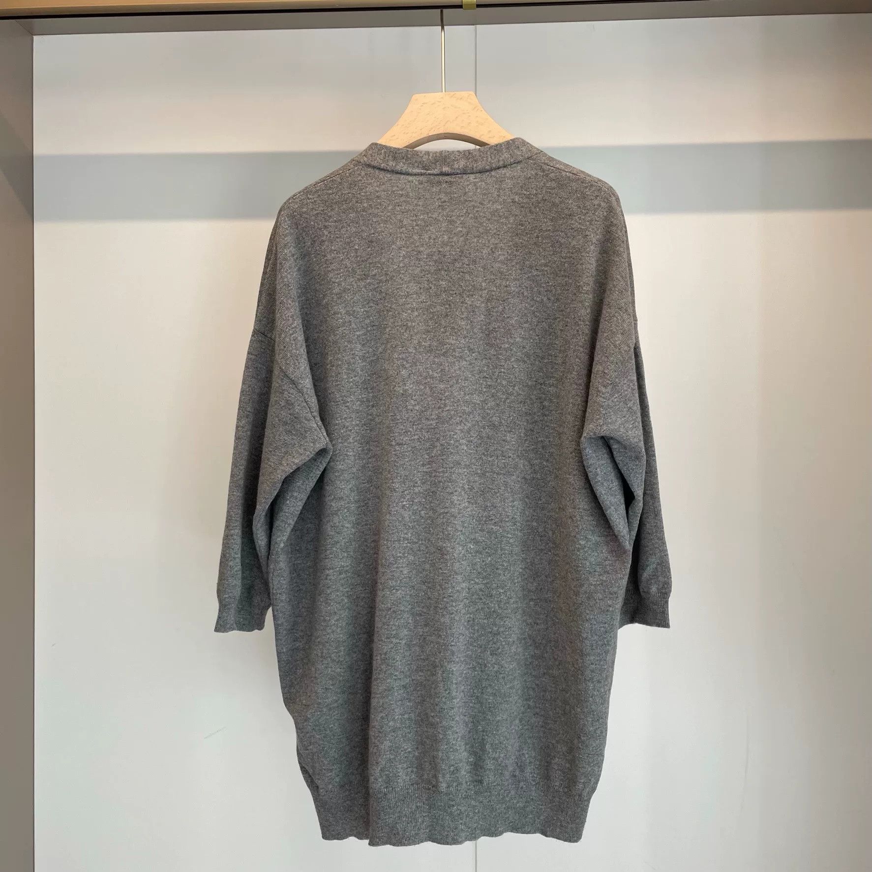 Brunello Cucinelli Brunello Cucinelli Grey Beaded Cashmere Cardigan Size US M / EU 48-50 / 2 - 2 Thumbnail