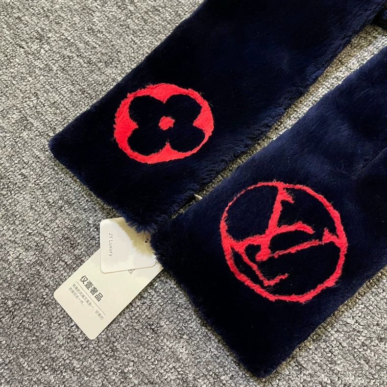 Louis Vuitton Louis Vuitton Blue Wool Shearlingram Scarf Size ONE SIZE - 3 Thumbnail