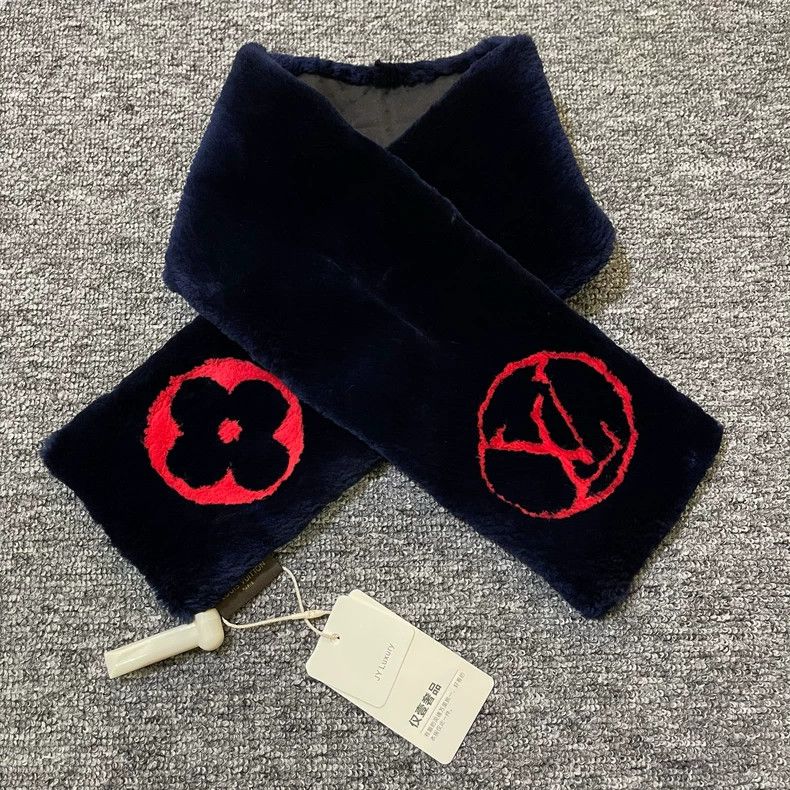 Louis Vuitton Louis Vuitton Blue Wool Shearlingram Scarf Size ONE SIZE - 8 Thumbnail