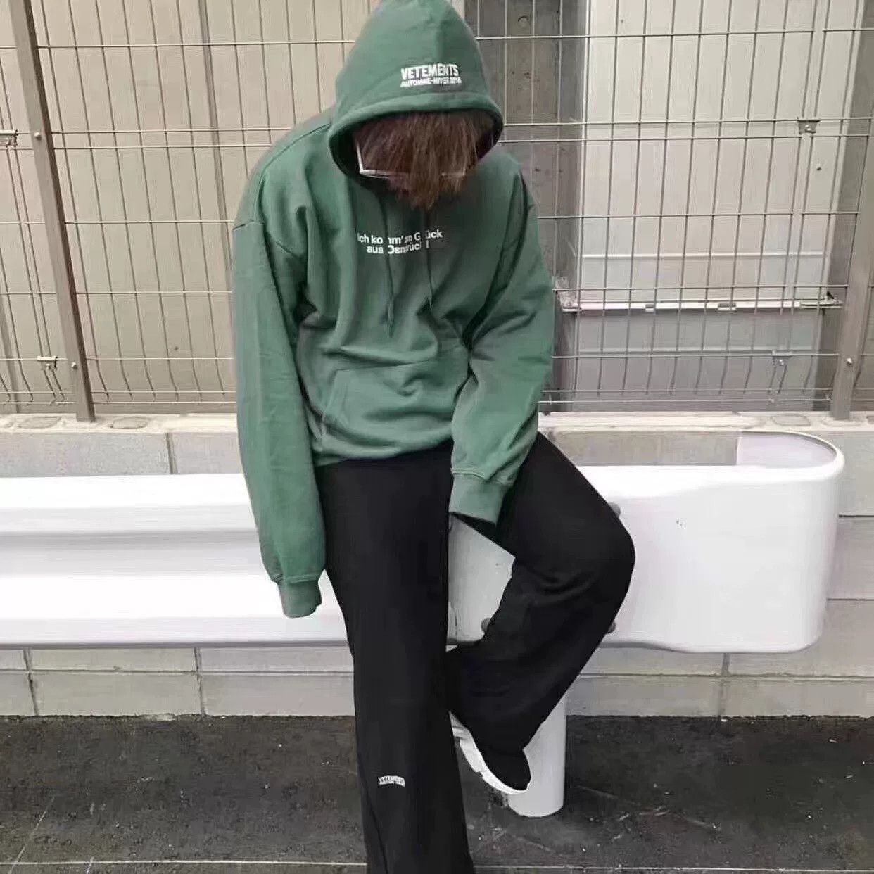 Vetements Vetements Green Embroidered Letter Hoodie OG Size US XS / EU 42 / 0 - 5 Thumbnail