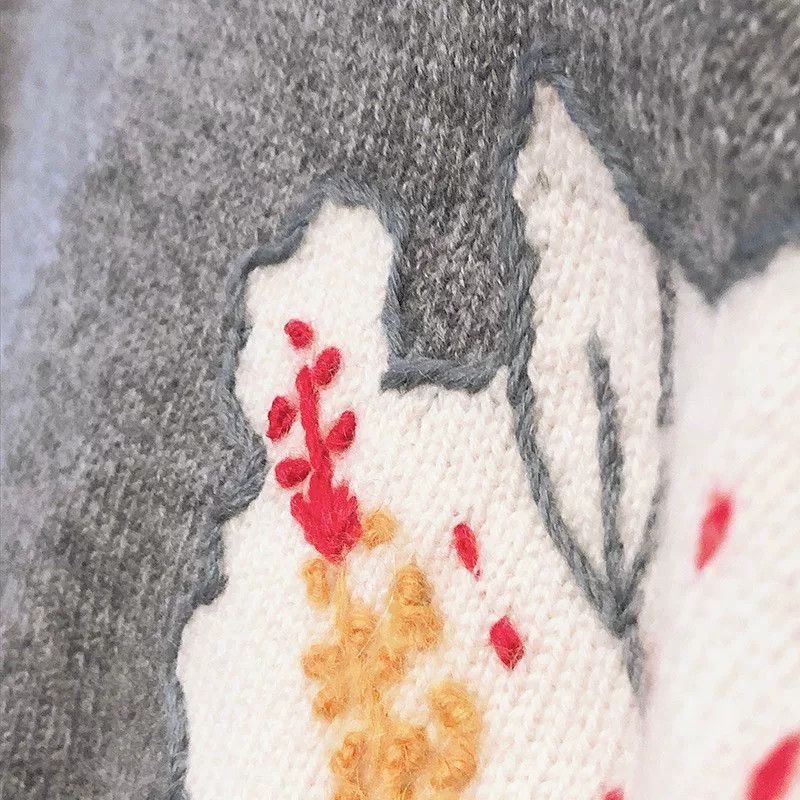 Valentino Valentino Gray Floral Embroidered Cashmere Sweater Size US XS / EU 42 / 0 - 6 Thumbnail