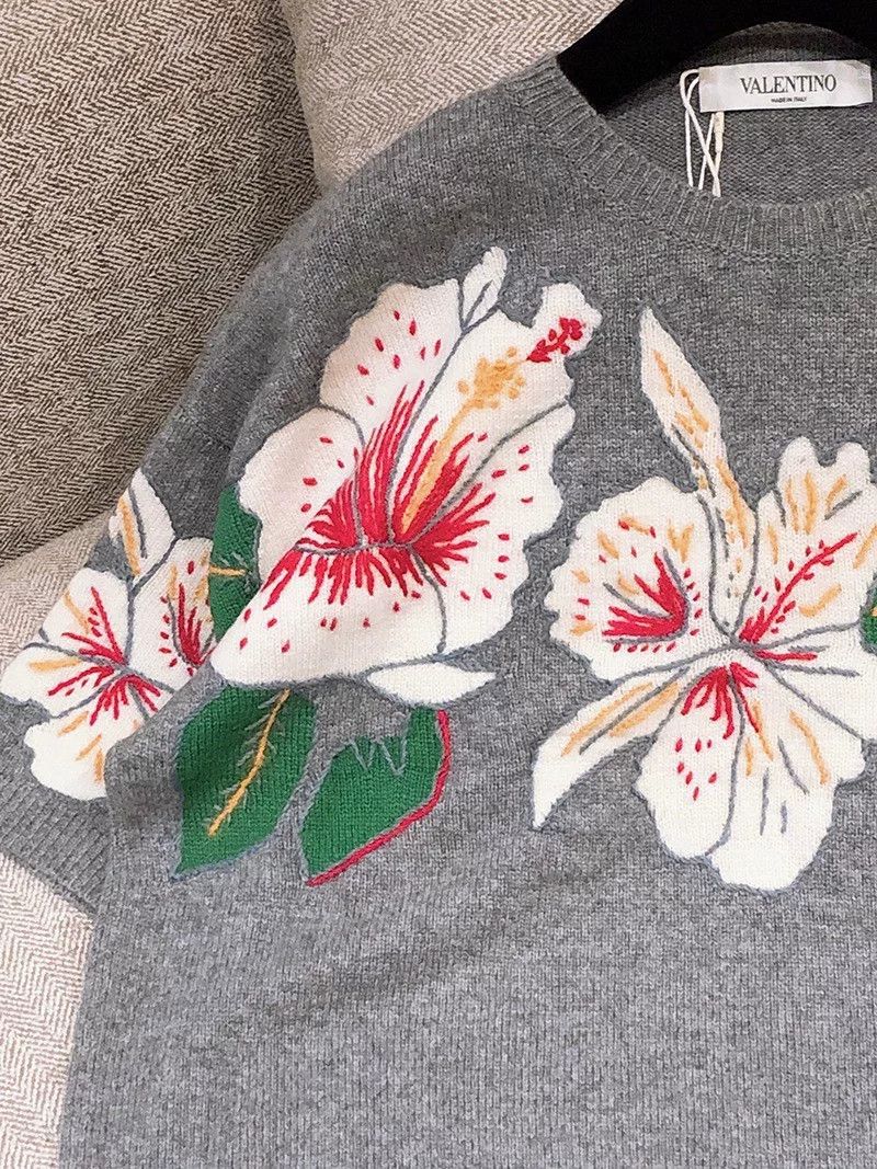 Valentino Valentino Gray Floral Embroidered Cashmere Sweater Size US XS / EU 42 / 0 - 2 Thumbnail