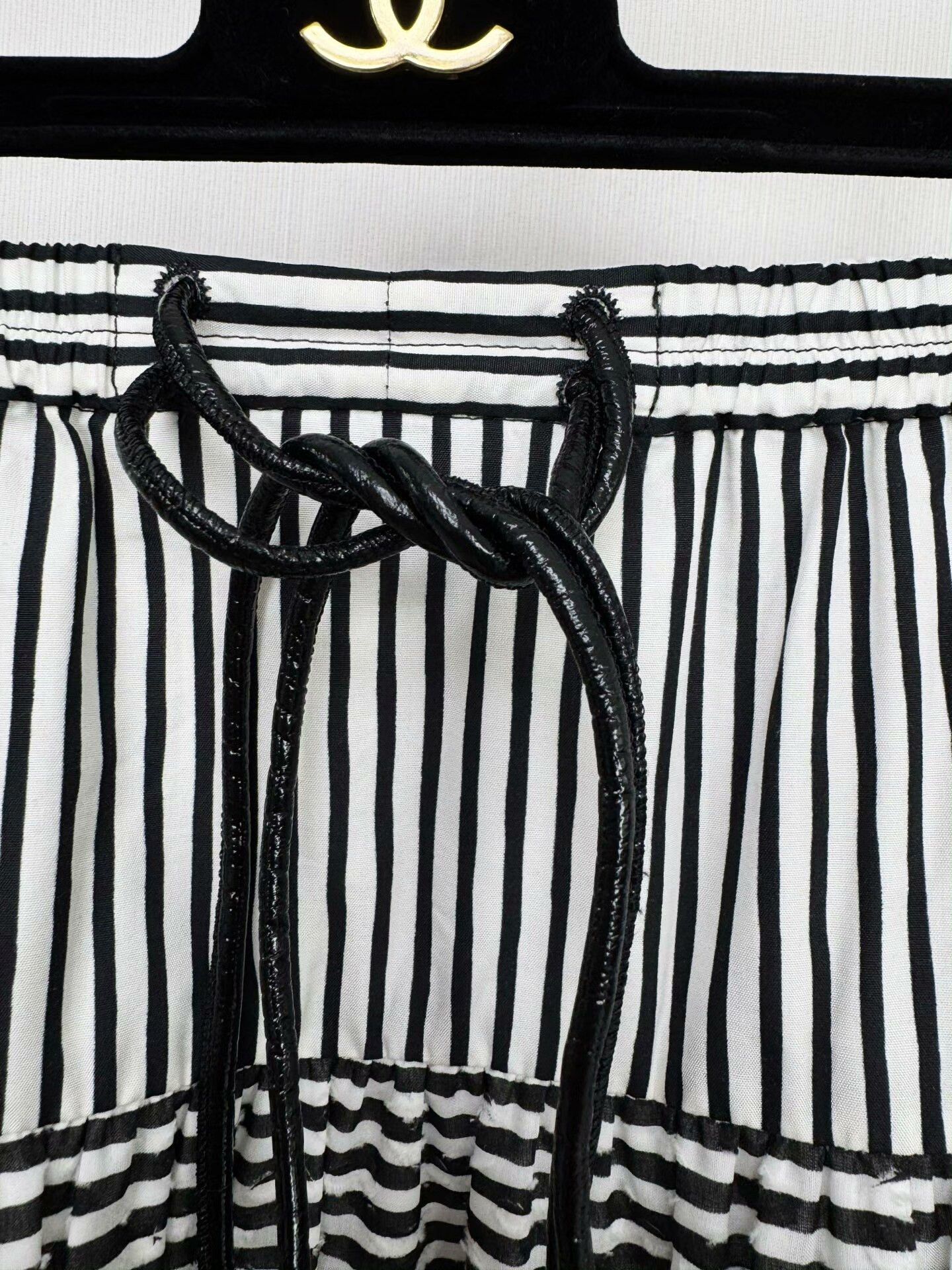 Louis Vuitton Louis Vuitton Striped Skirt Size US 36 / EU 52 - 3 Thumbnail