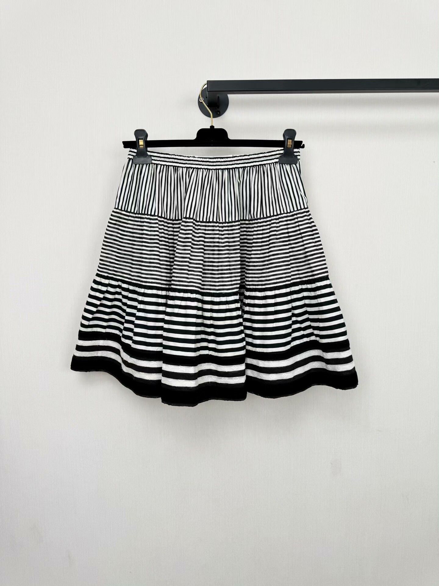 Louis Vuitton Louis Vuitton Striped Skirt Size US 36 / EU 52 - 6 Thumbnail