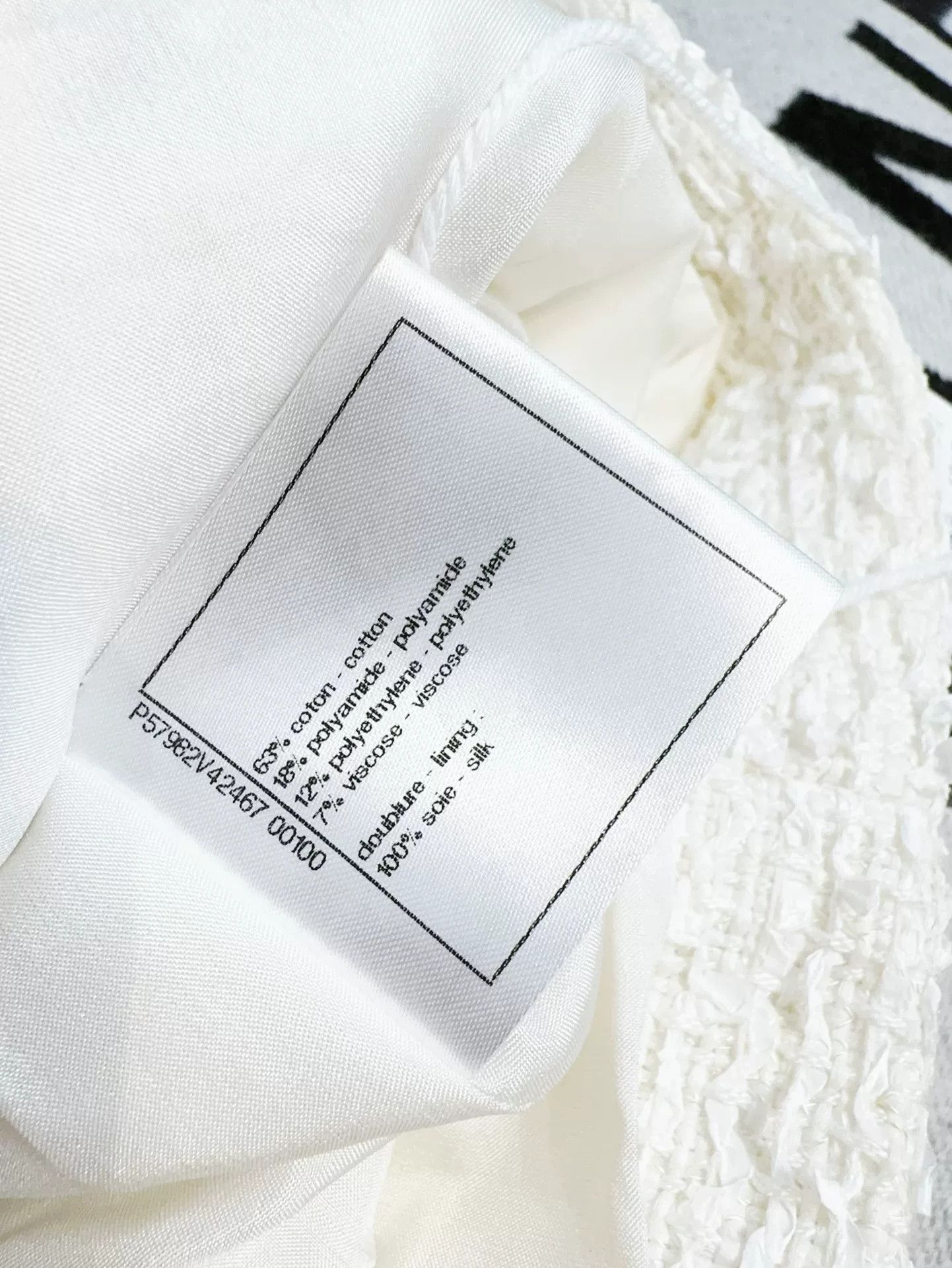 Chanel white sequin embroidered high-waisted skirt Size US 36 / EU 52 - 8 Thumbnail