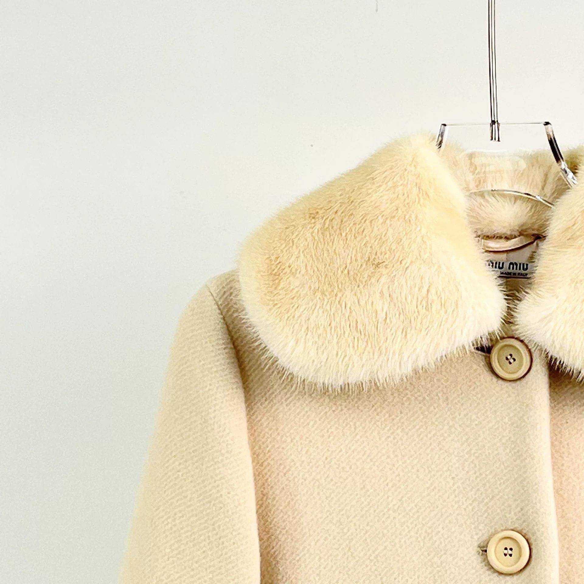 Miu Miu beige wool coat with fur collar Size US M / EU 48-50 / 2 - 3 Thumbnail