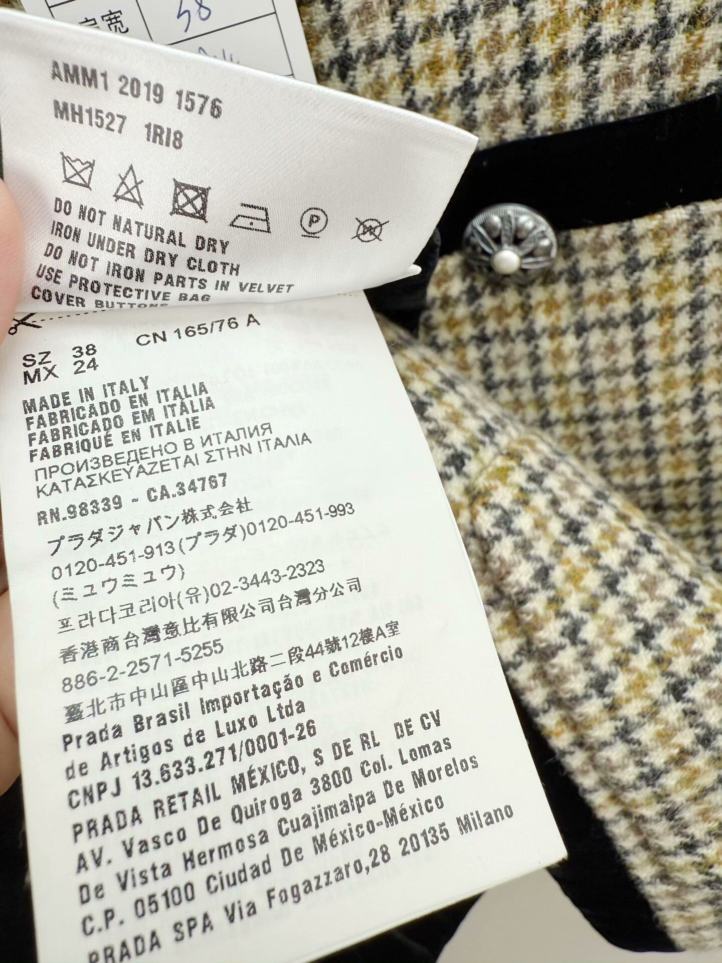 Miu Miu miu miu tweed cropped jacket in black beige Size US M / EU 48-50 / 2 - 6 Thumbnail