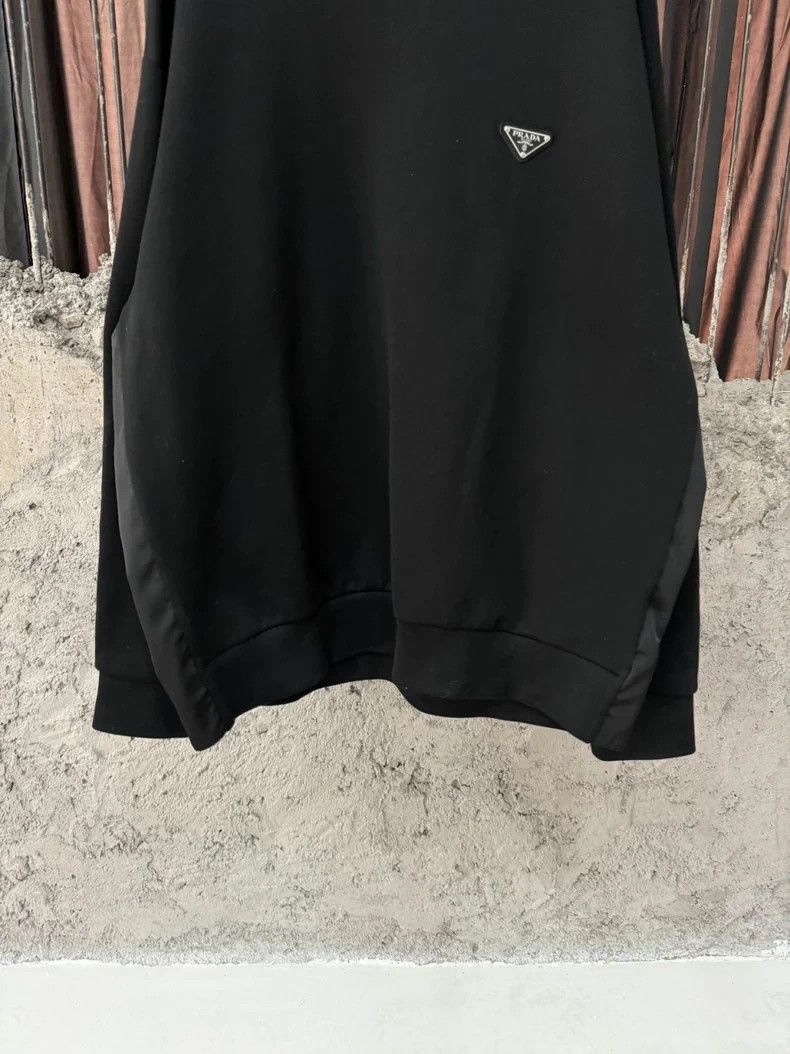 Prada Prada Metal Triangle Logo Sweatshirt Size US M / EU 48-50 / 2 - 4 Thumbnail