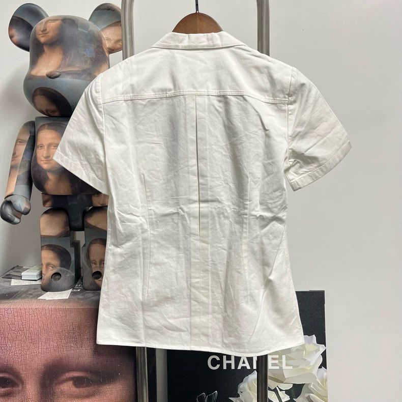 Prada Prada Triangle Logo Short Sleeve Shirt Size US S / EU 44-46 / 1 - 2 Thumbnail