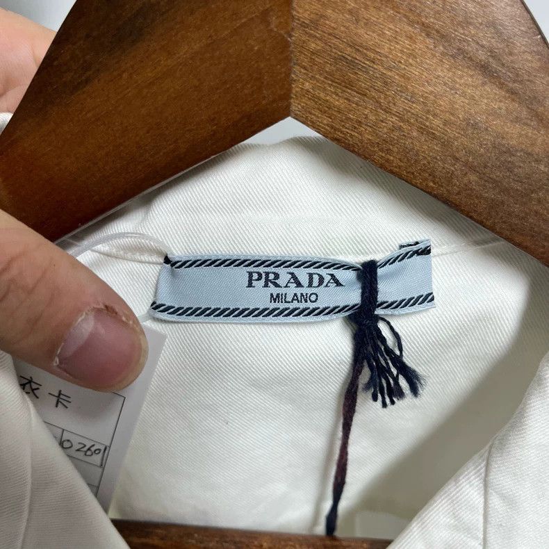 Prada Prada Triangle Logo Short Sleeve Shirt Size US S / EU 44-46 / 1 - 3 Thumbnail