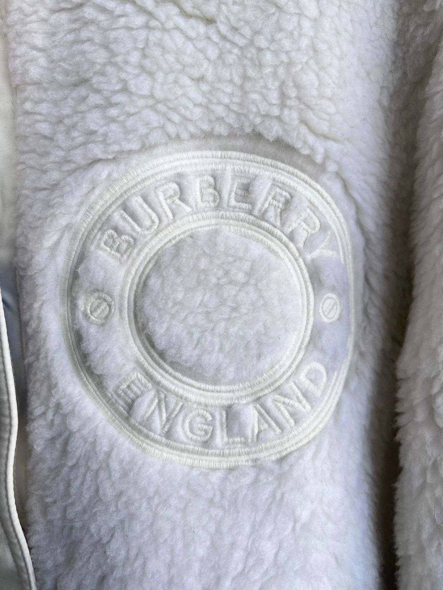 Burberry Burberry Embroidered Teddy Lamb Fur Coat Size US S / EU 44-46 / 1 - 7 Thumbnail
