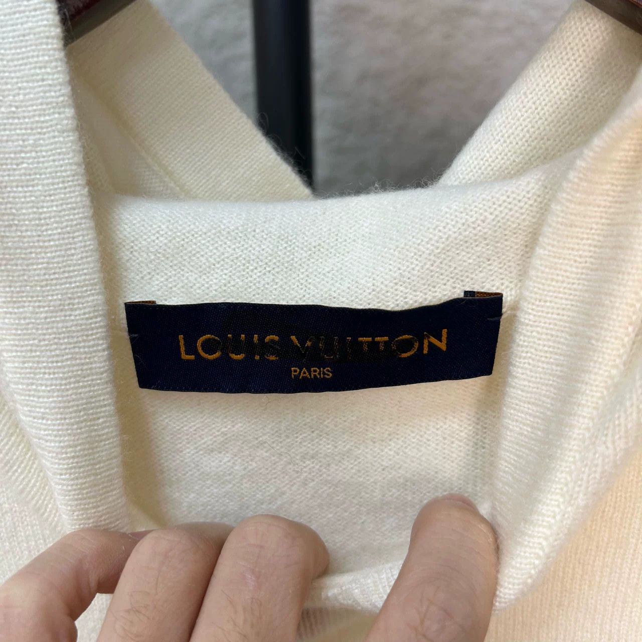 Louis Vuitton LV Solid Color Pullover Sweatshirt XL Size US XL / EU 56 / 4 - 3 Thumbnail