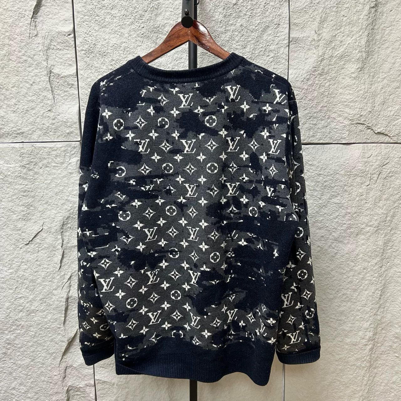 Louis Vuitton LV Tapestry Print Rendered Sweater XXL Size US XXL / EU 58 / 5 - 2 Thumbnail