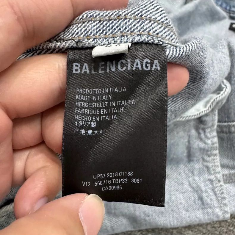 Balenciaga Balenciaga Graffiti Denim Jacket Size US M / EU 48-50 / 2 - 7 Thumbnail