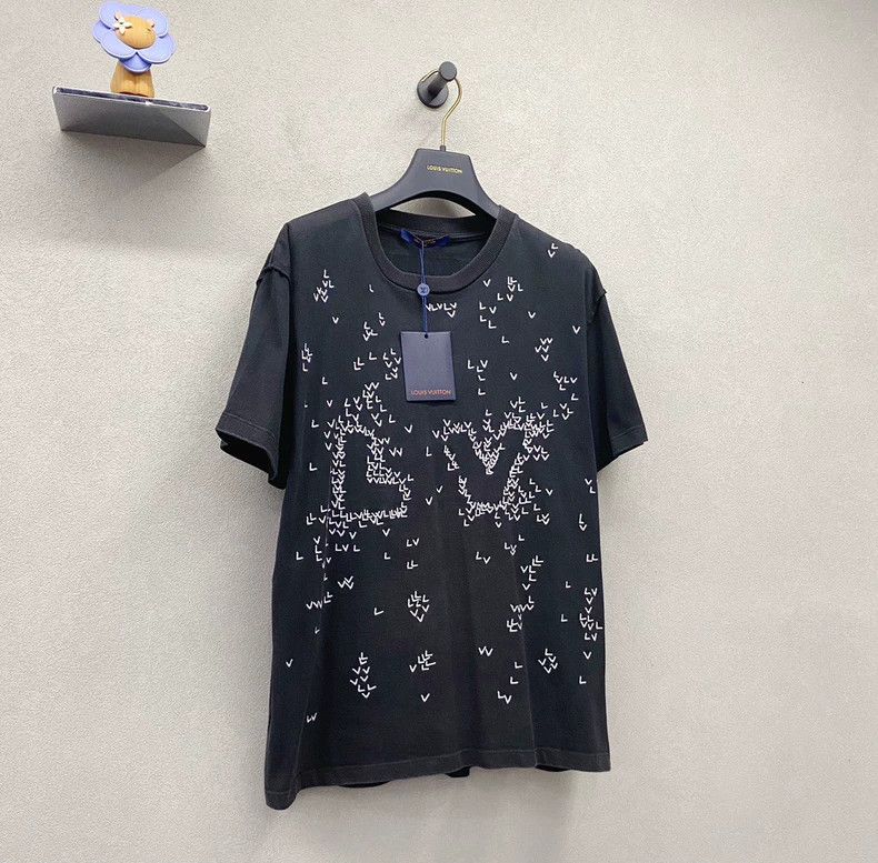 Louis Vuitton Louis Vuitton Black Embroidered T-Shirt Size US M / EU 48-50 / 2 - 4 Thumbnail