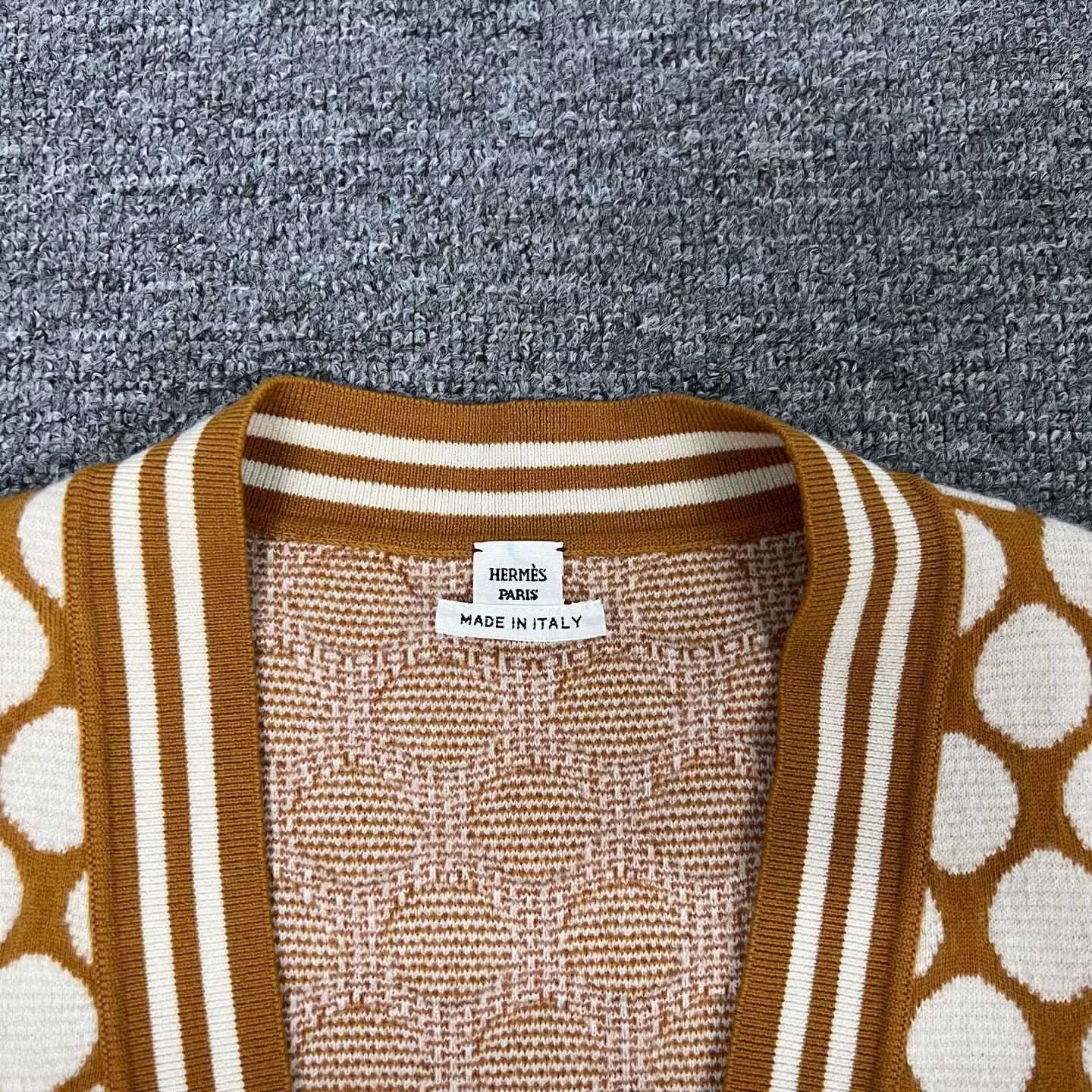 Hermes Hermes Polka Dot Wool Cardigan Size US S / EU 44-46 / 1 - 5 Thumbnail